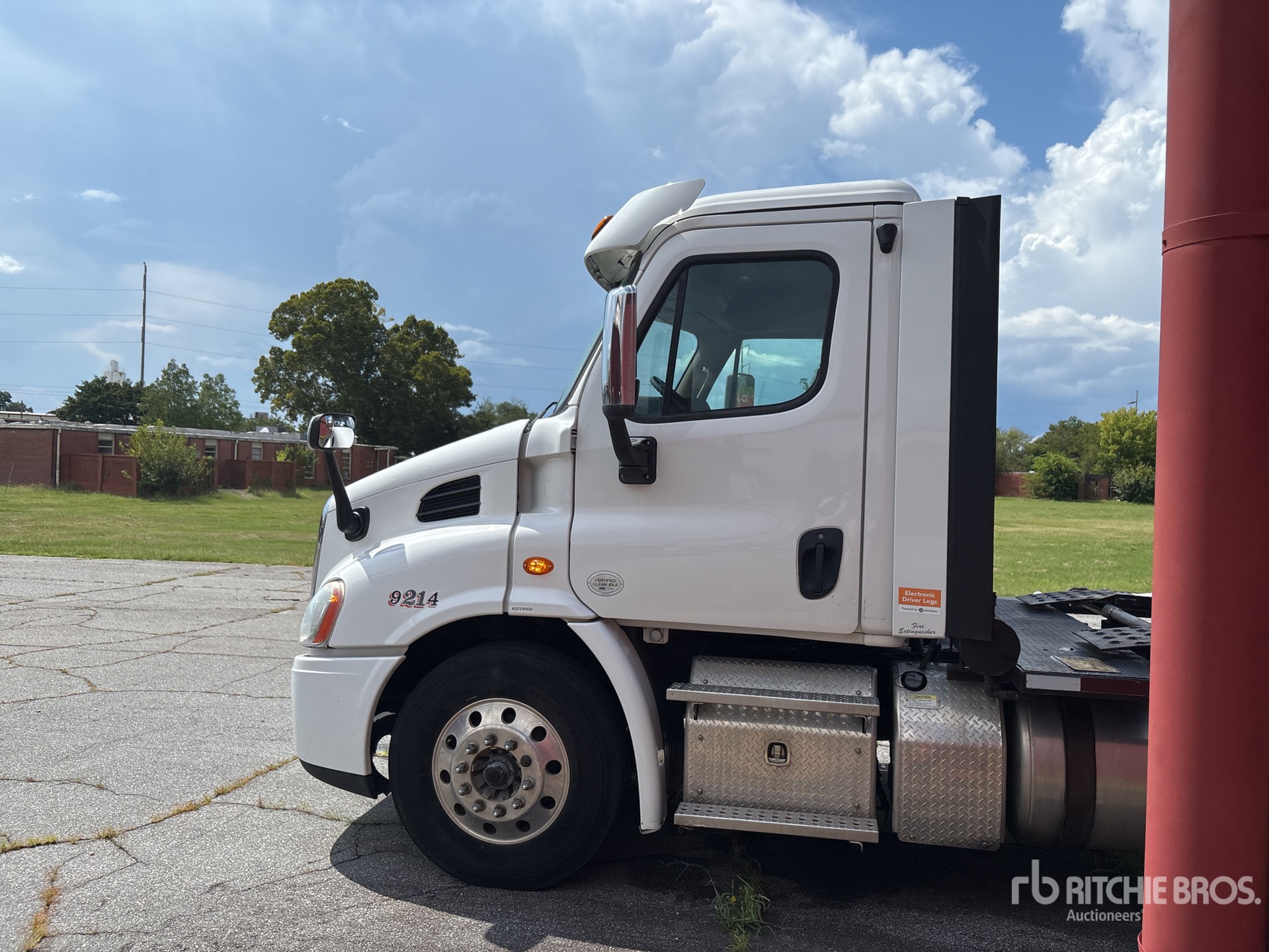 2019 Freightliner Cascadia 113