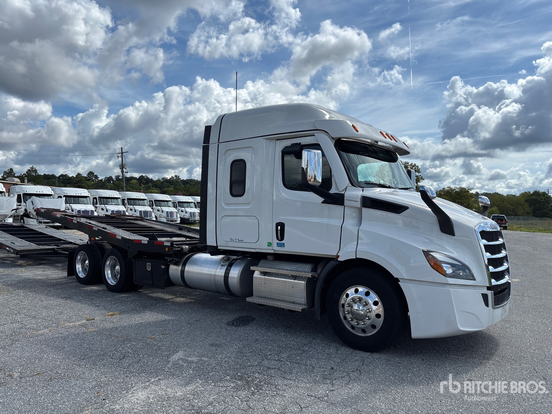 2023 Freightliner CASCADIA 116