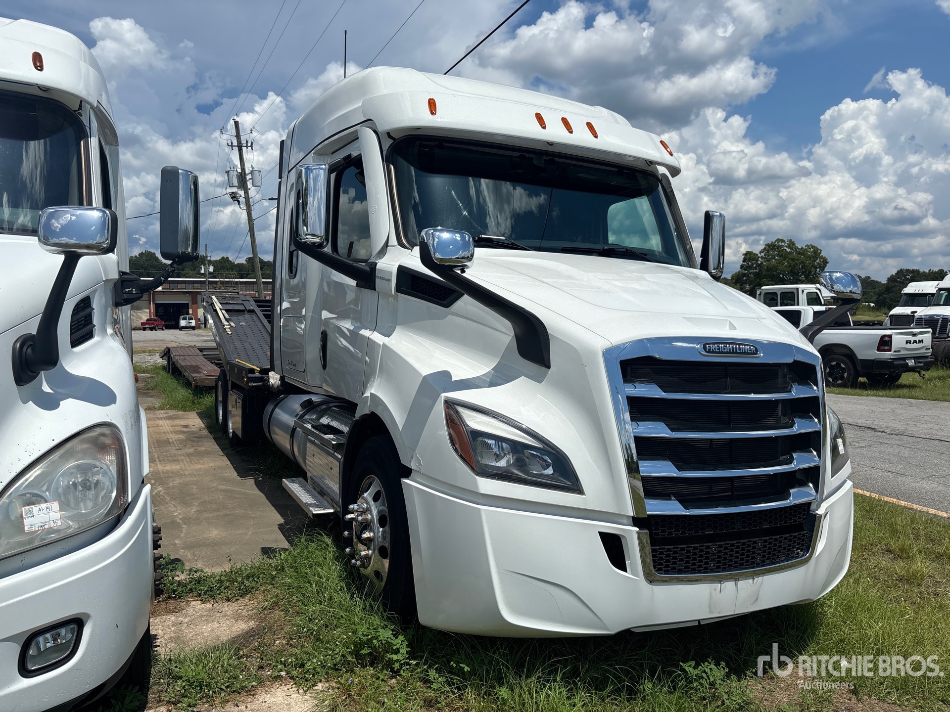 2025 Freightliner CASCADIA 116