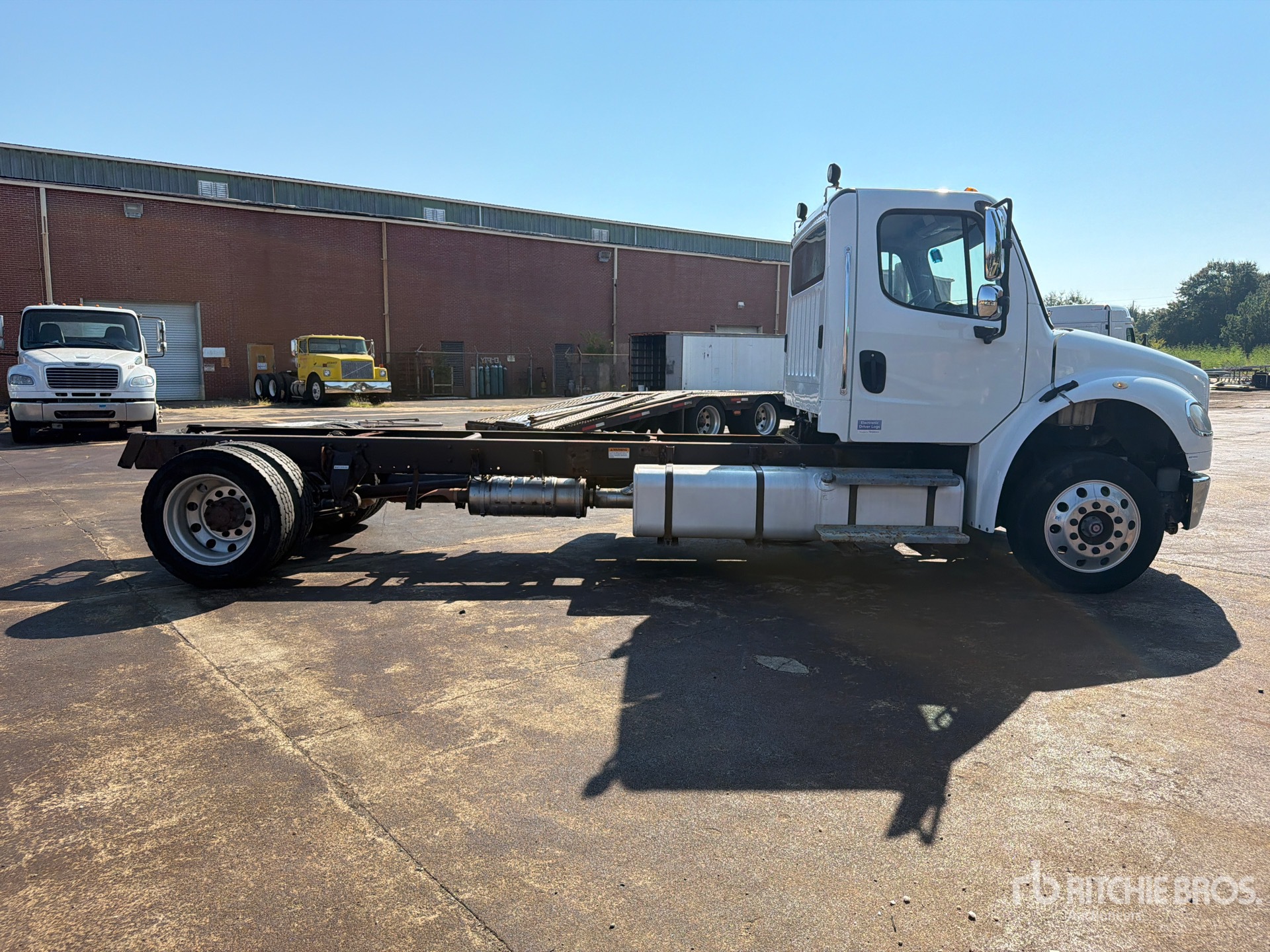 2015 Freightliner M2 106