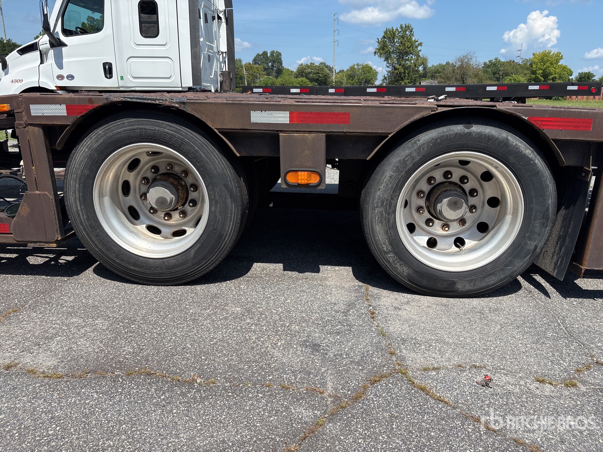 2001 Nuvan T/A Open