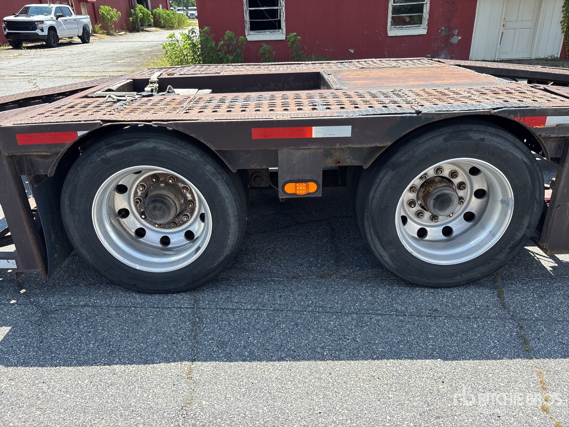 2001 Nuvan T/A Open