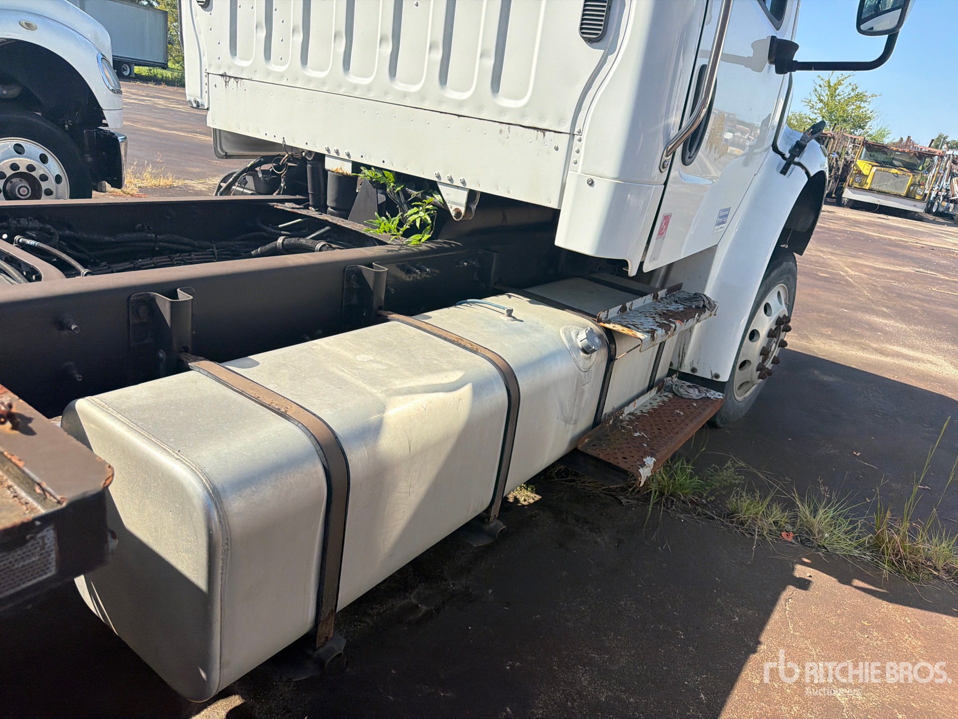 2015 Freightliner M2 106