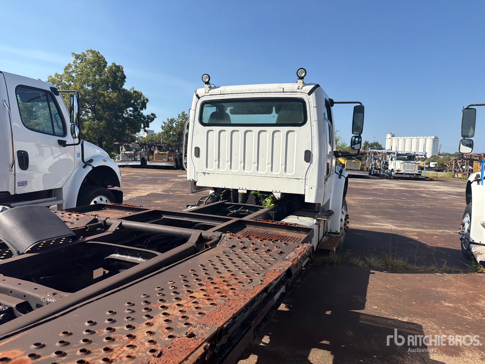 2015 Freightliner M2 106