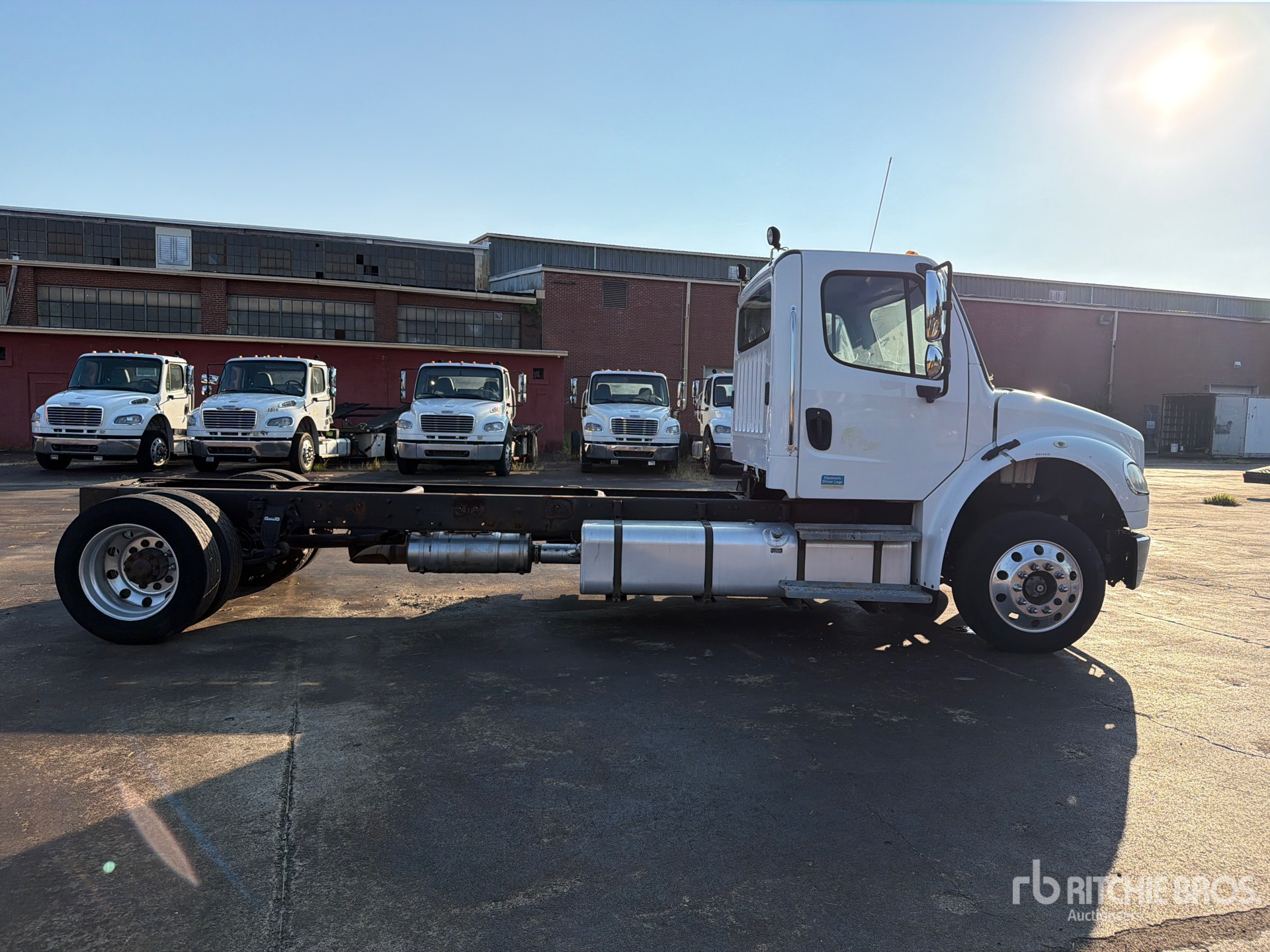 2015 Freightliner M2 106
