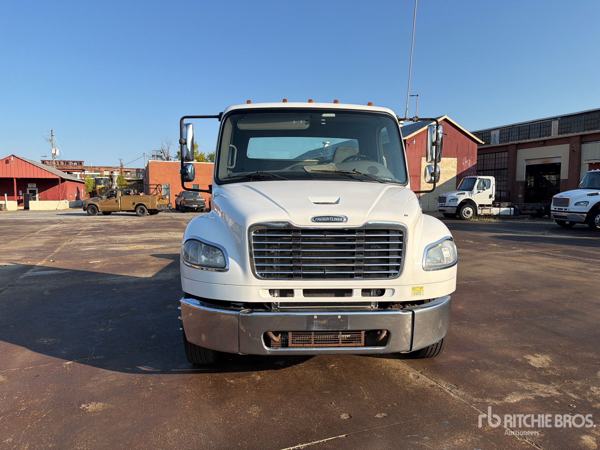 2015 Freightliner M2 106