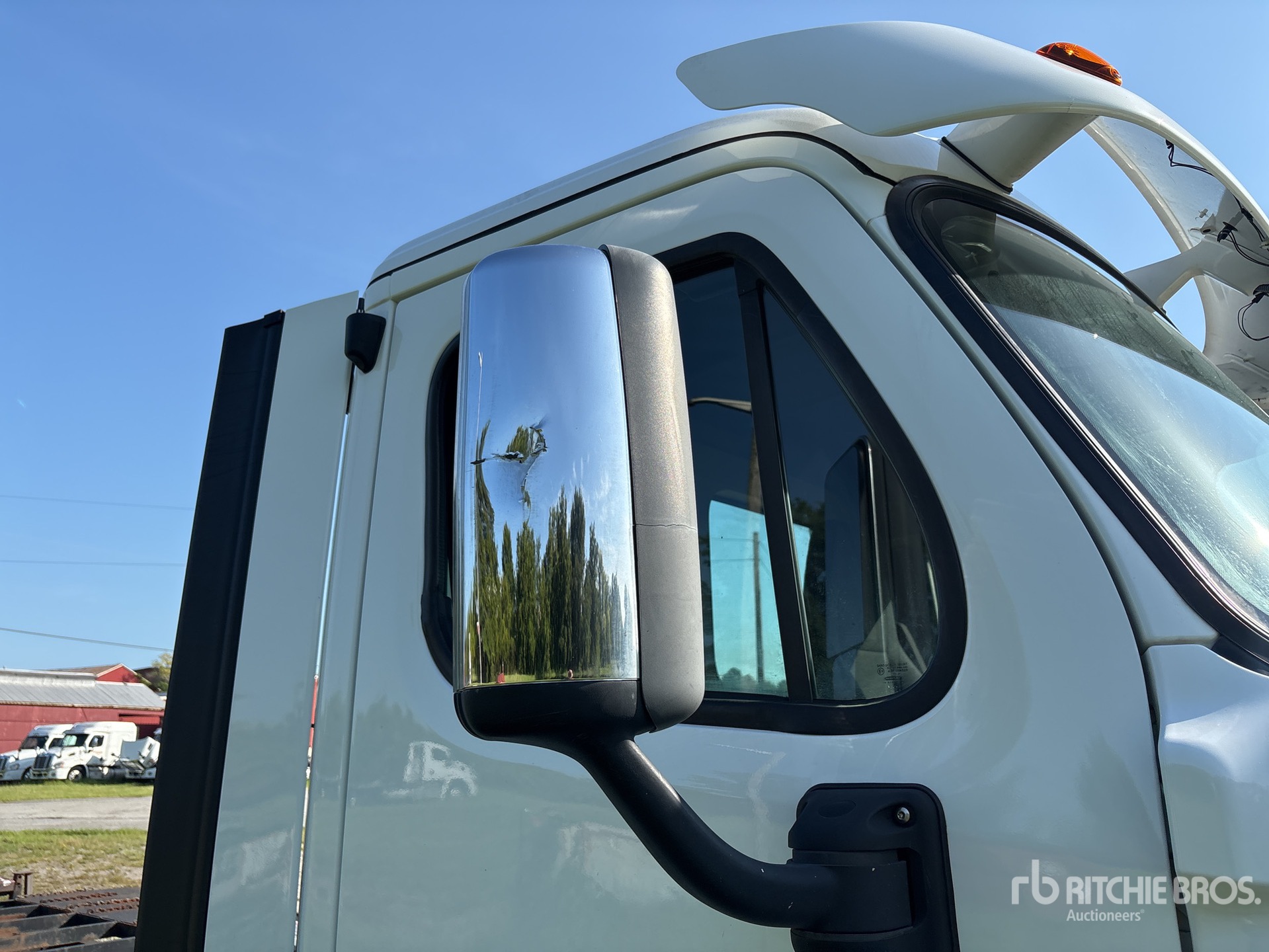 2020 Freightliner Cascadia 113