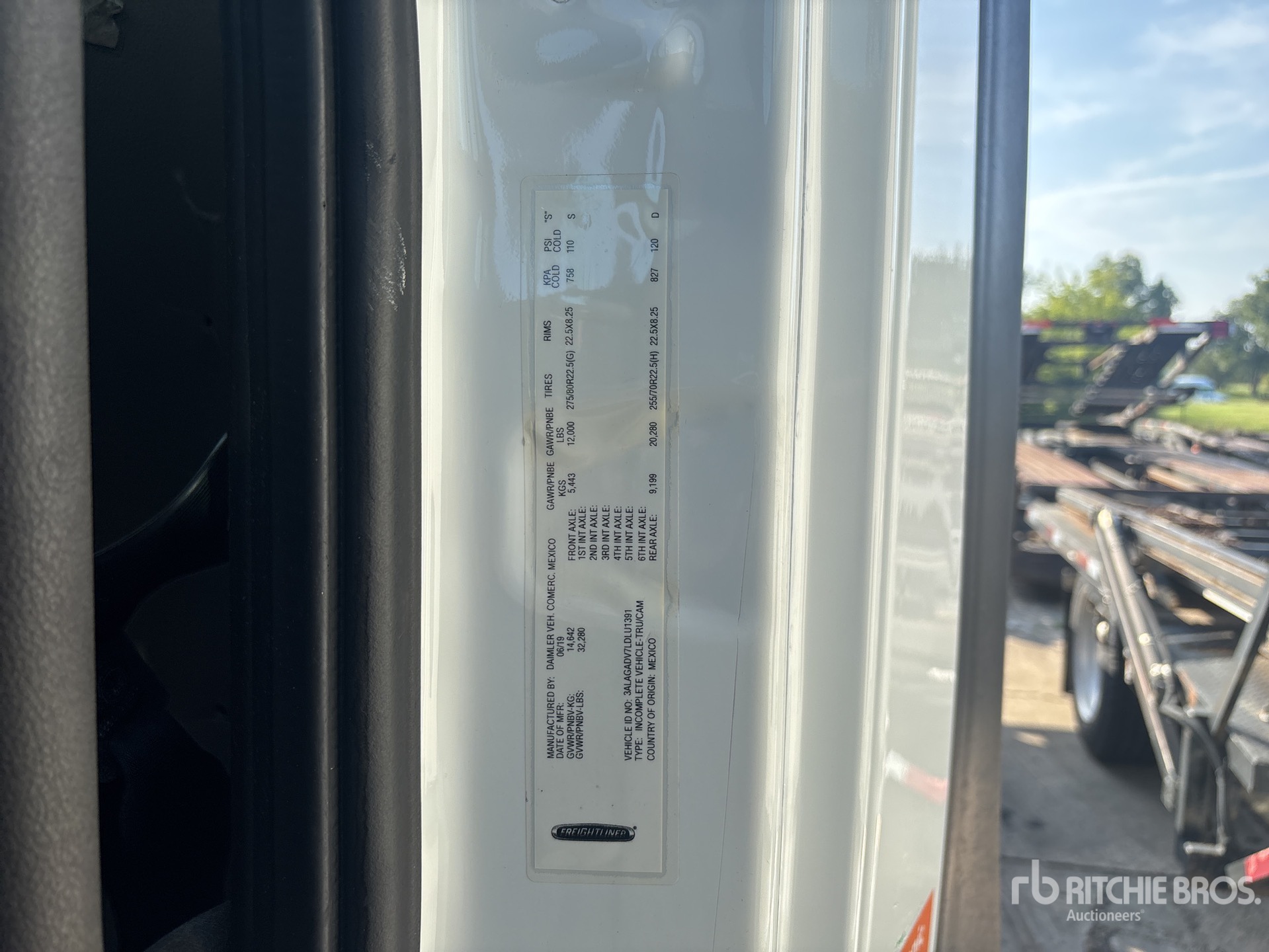 2020 Freightliner Cascadia 113