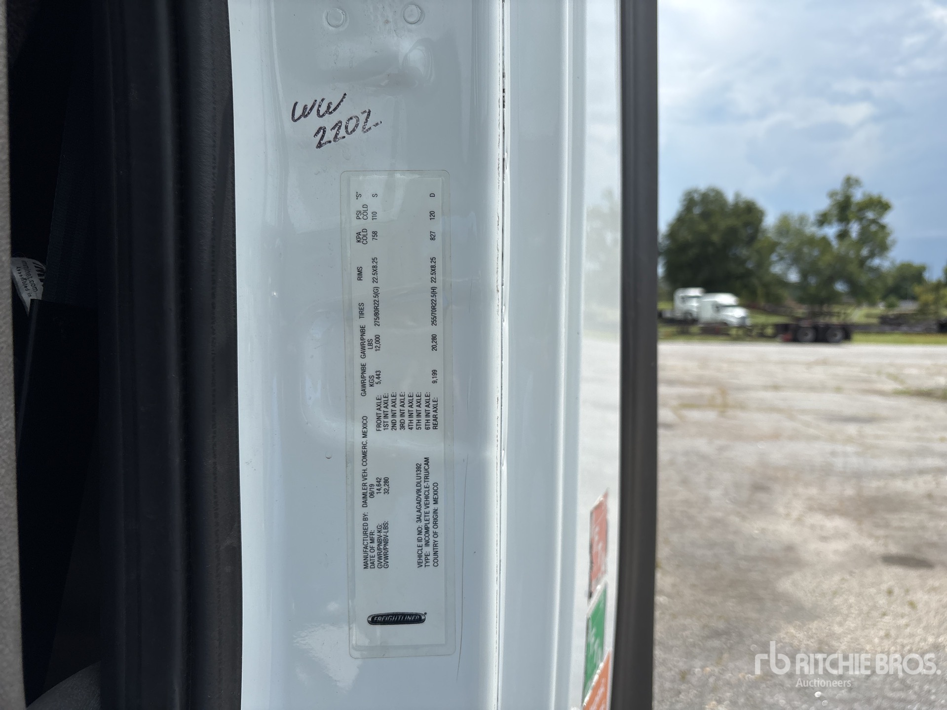 2020 Freightliner Cascadia 113