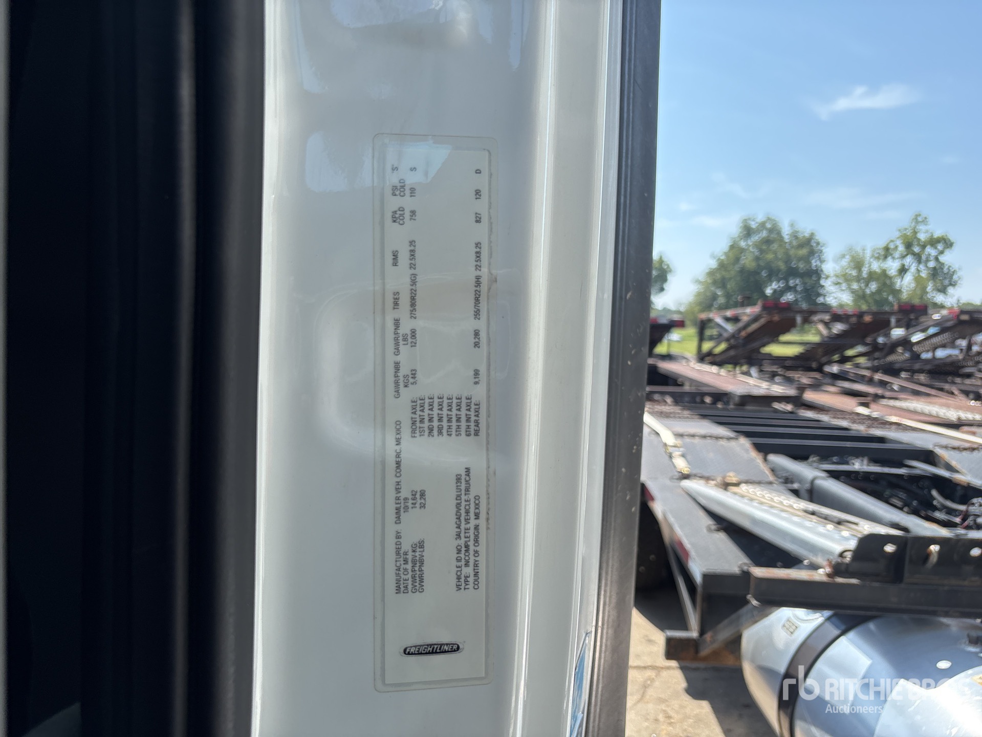 2020 Freightliner Cascadia 113