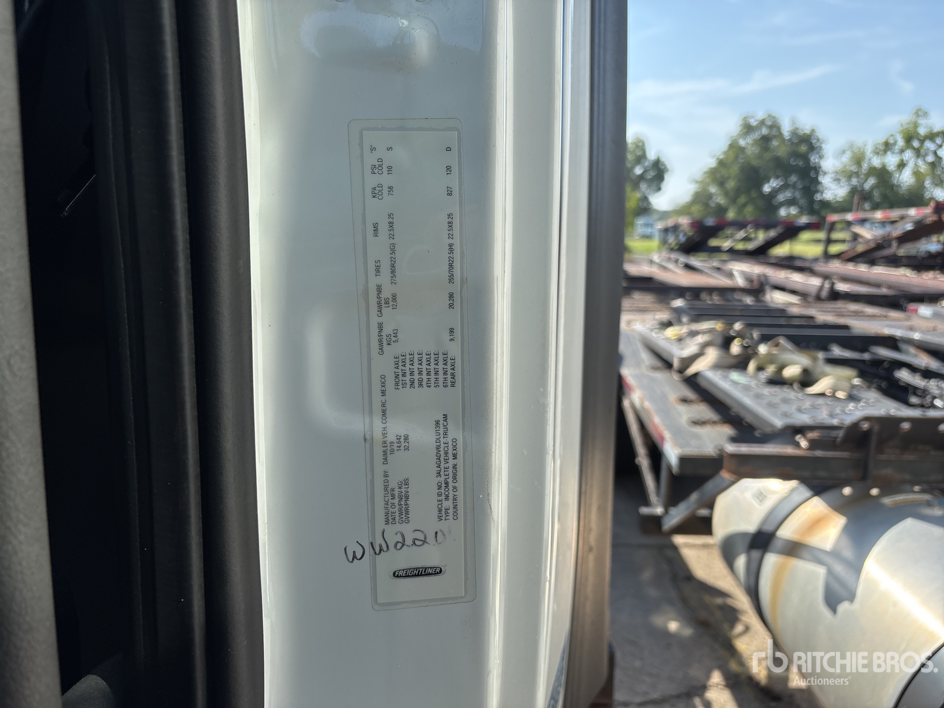 2020 Freightliner Cascadia 113