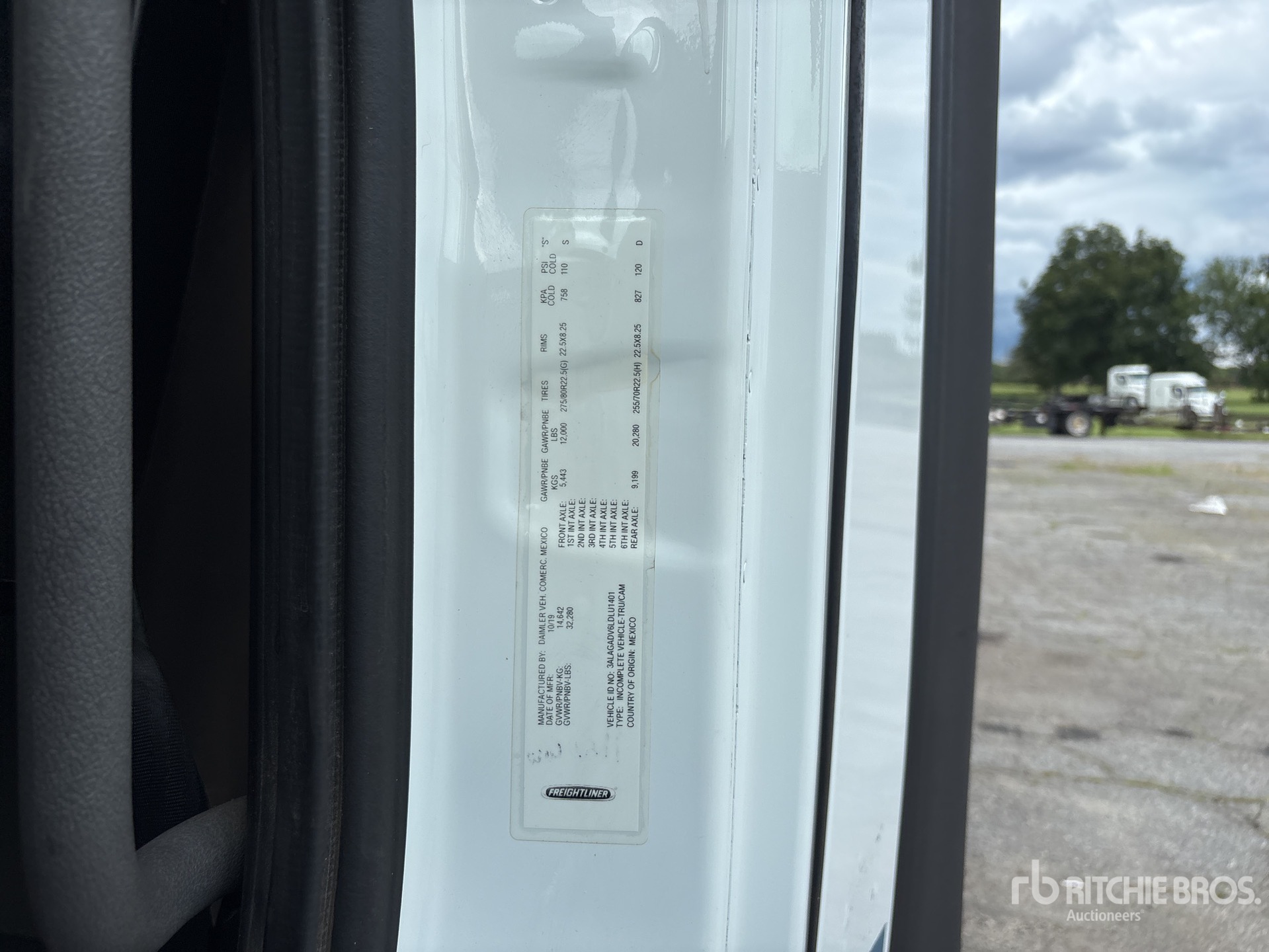 2020 Freightliner Cascadia 113