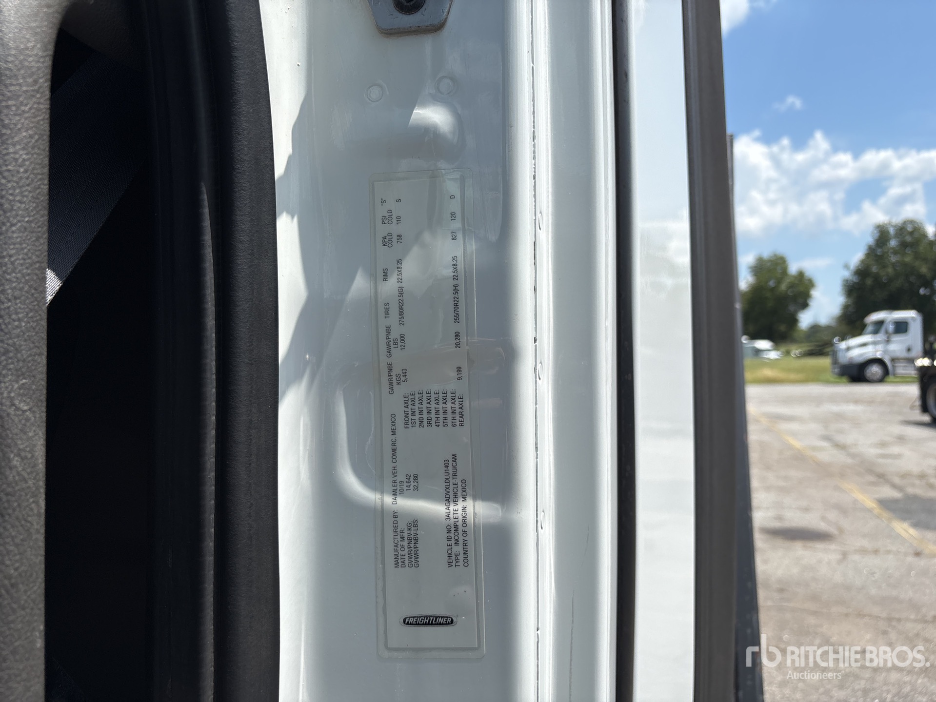 2020 Freightliner Cascadia 113