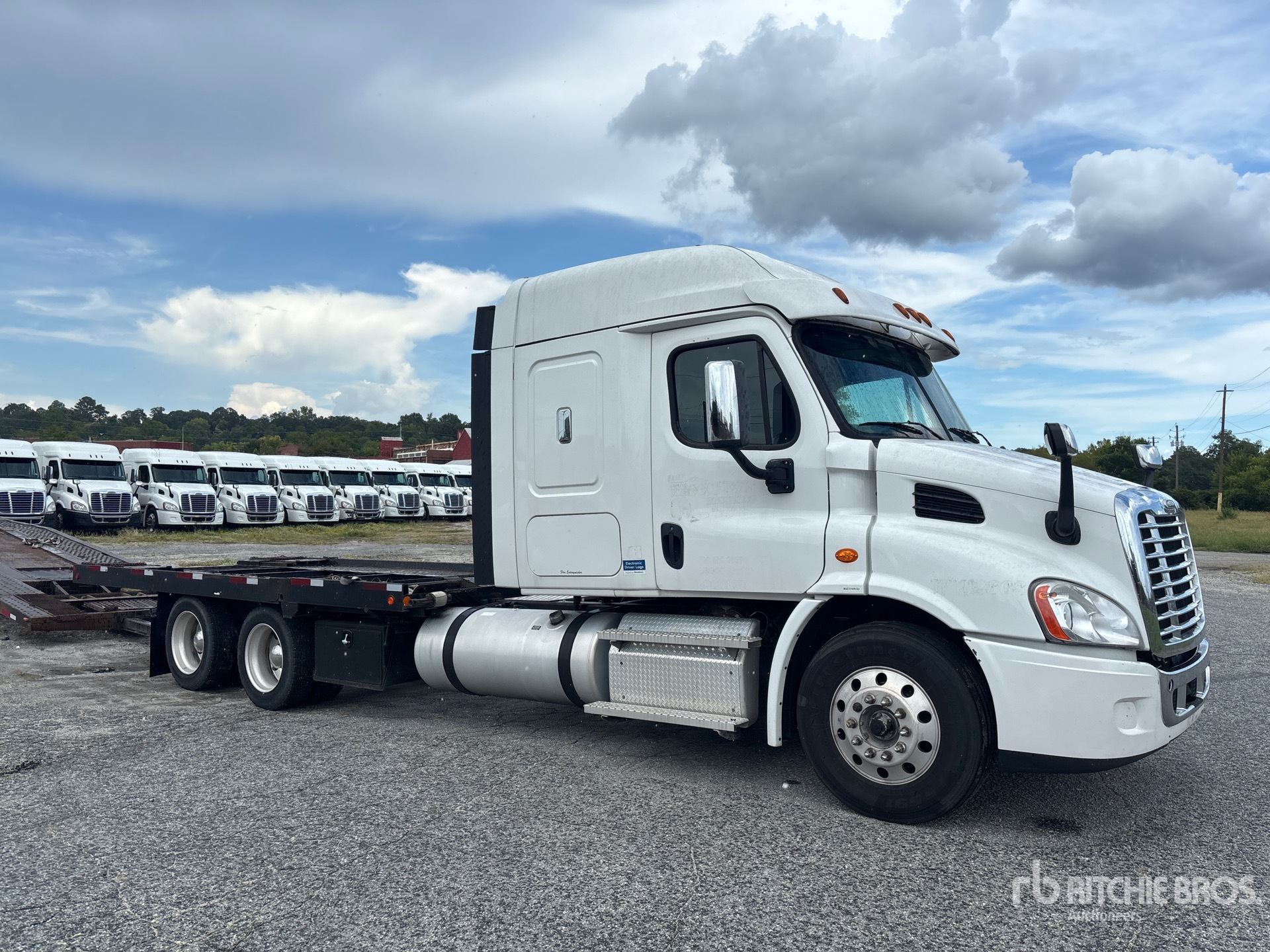 2020 Freightliner Cascadia 113