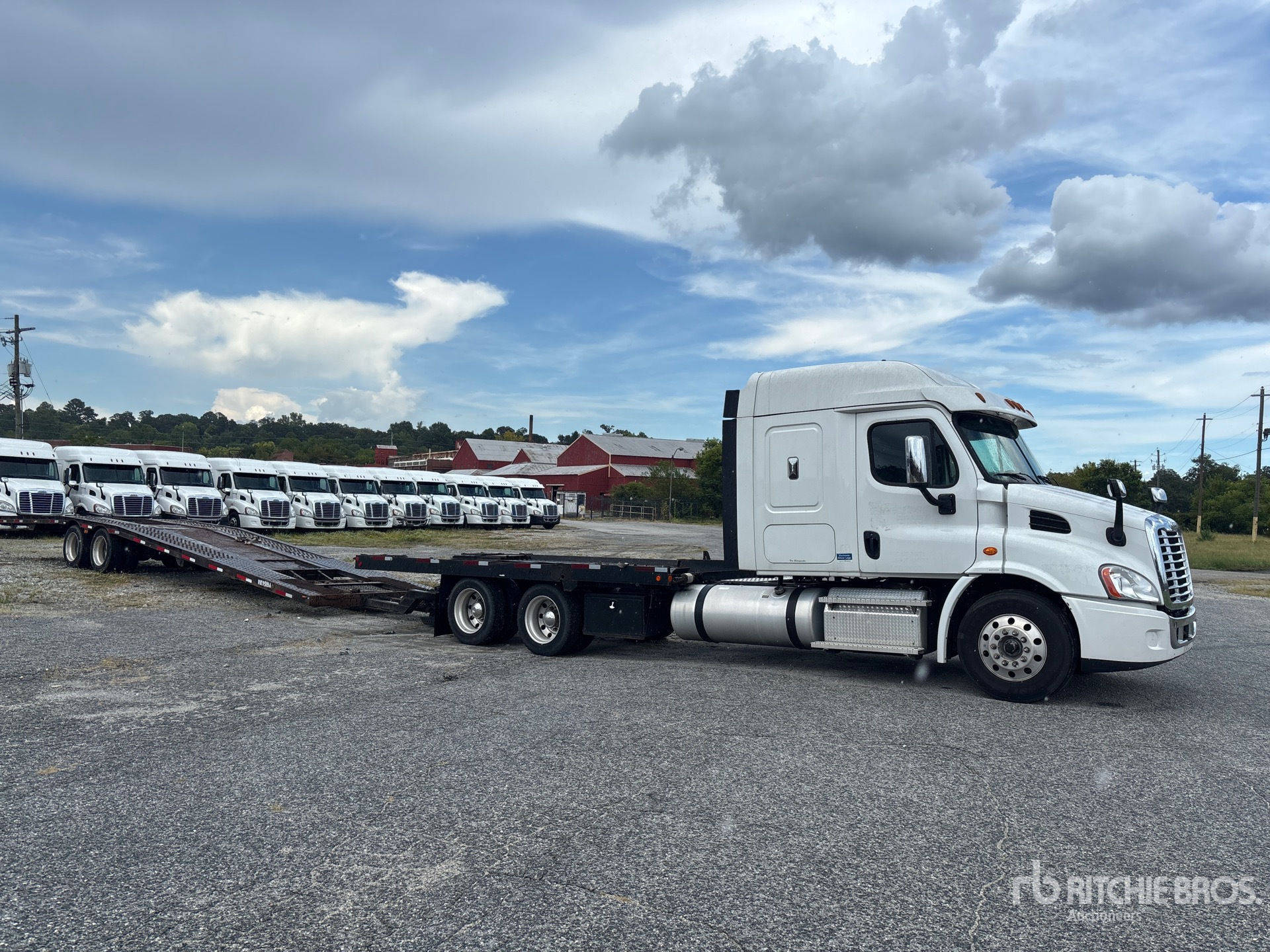 2020 Freightliner Cascadia 113