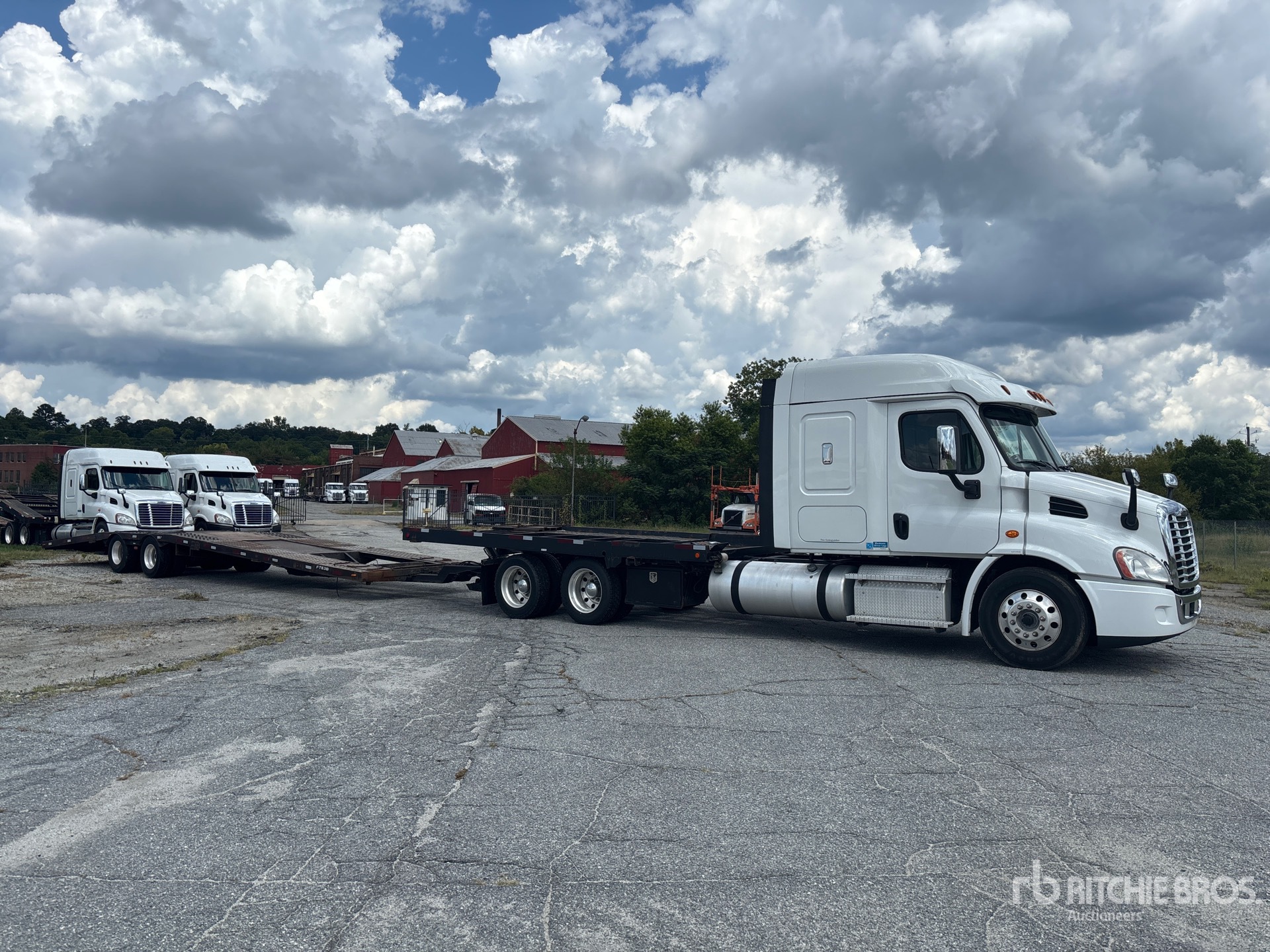 2020 Freightliner Cascadia 113