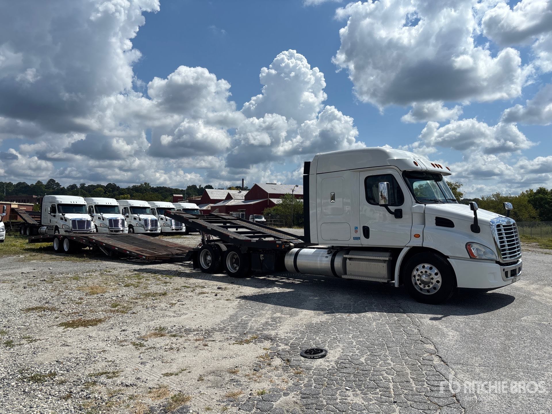 2020 Freightliner Cascadia 113