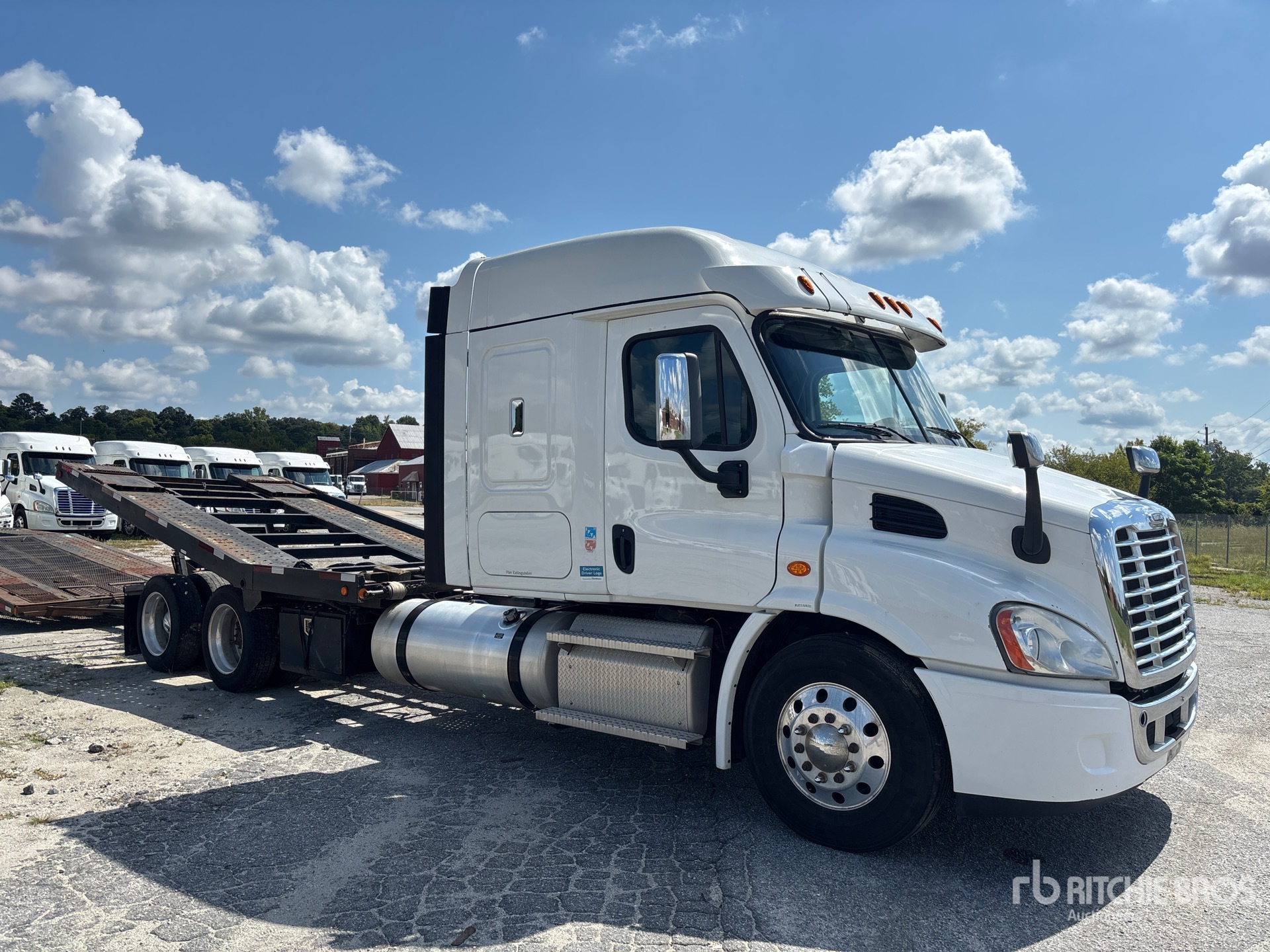 2020 Freightliner Cascadia 113