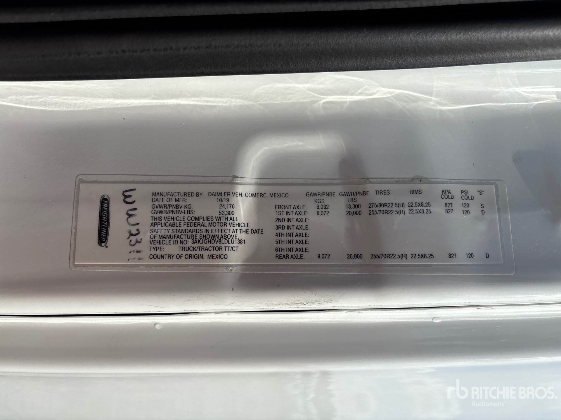 2020 Freightliner Cascadia 113