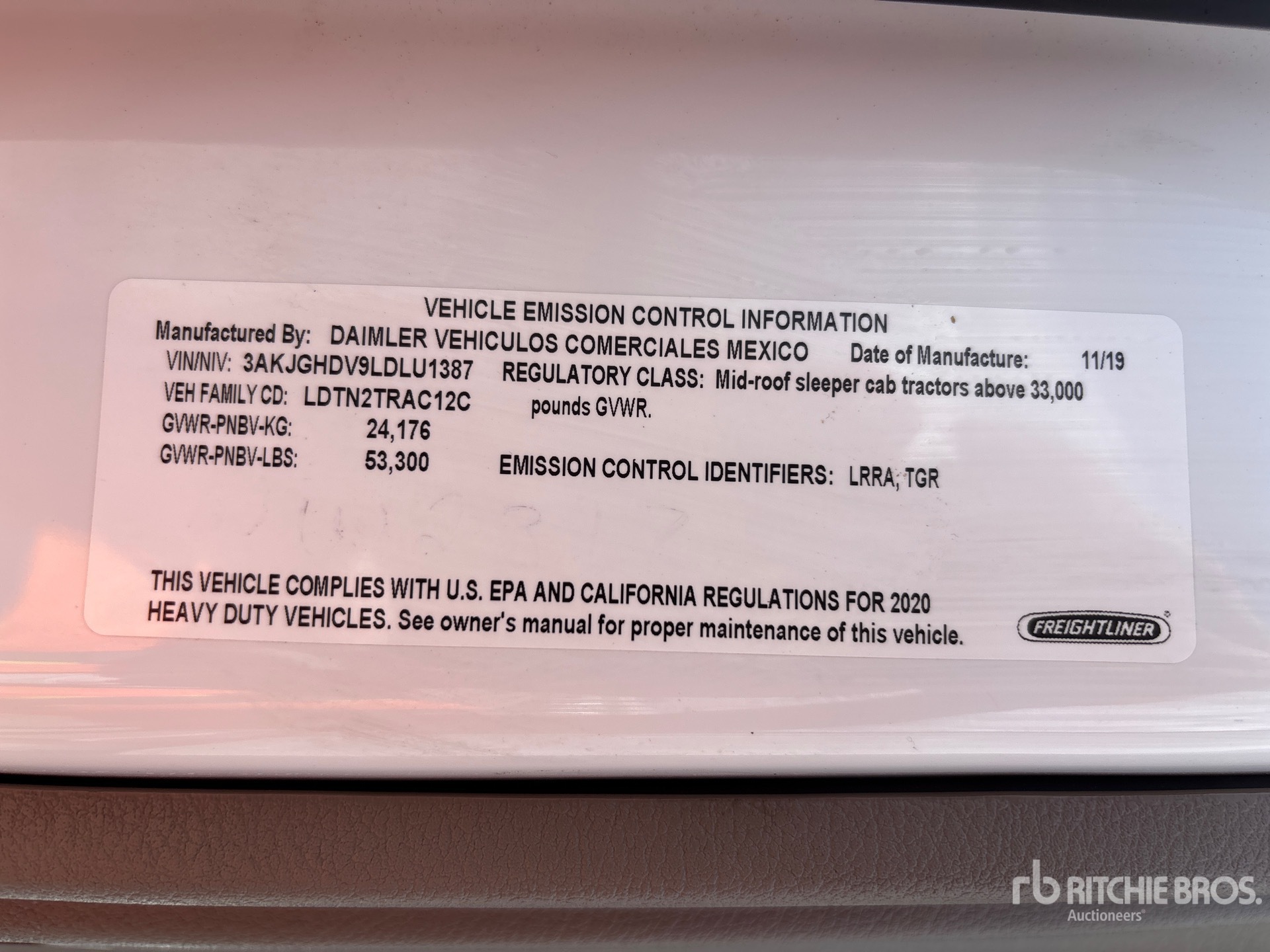 2020 Freightliner Cascadia 113
