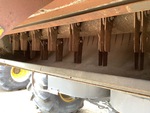 Chaff Discharge with Picador de Paja