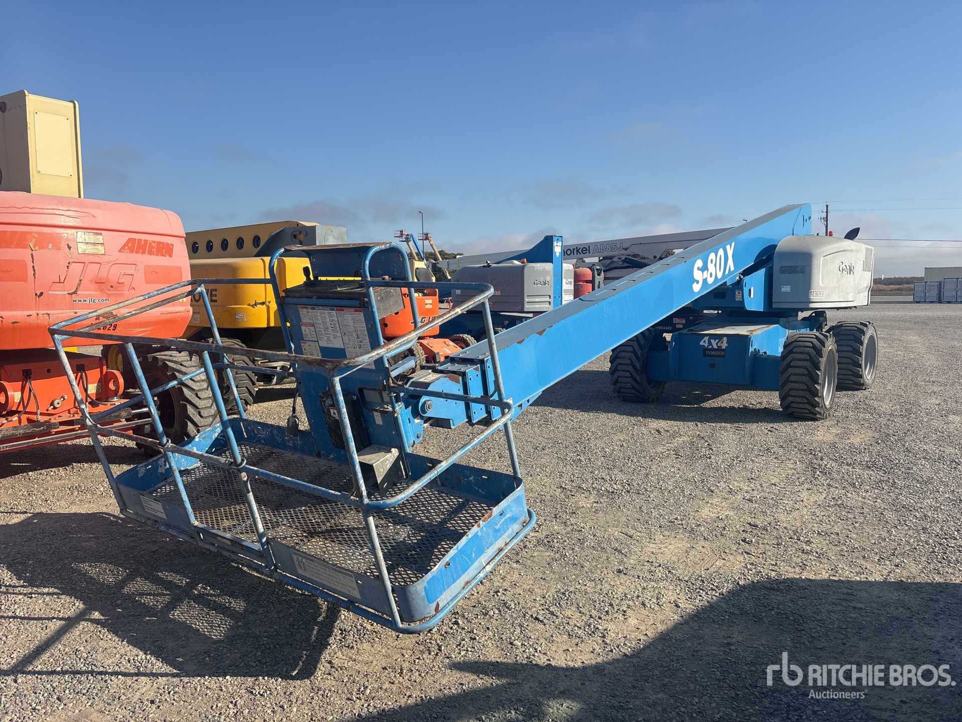 Photo of 2015 Genie S-80X