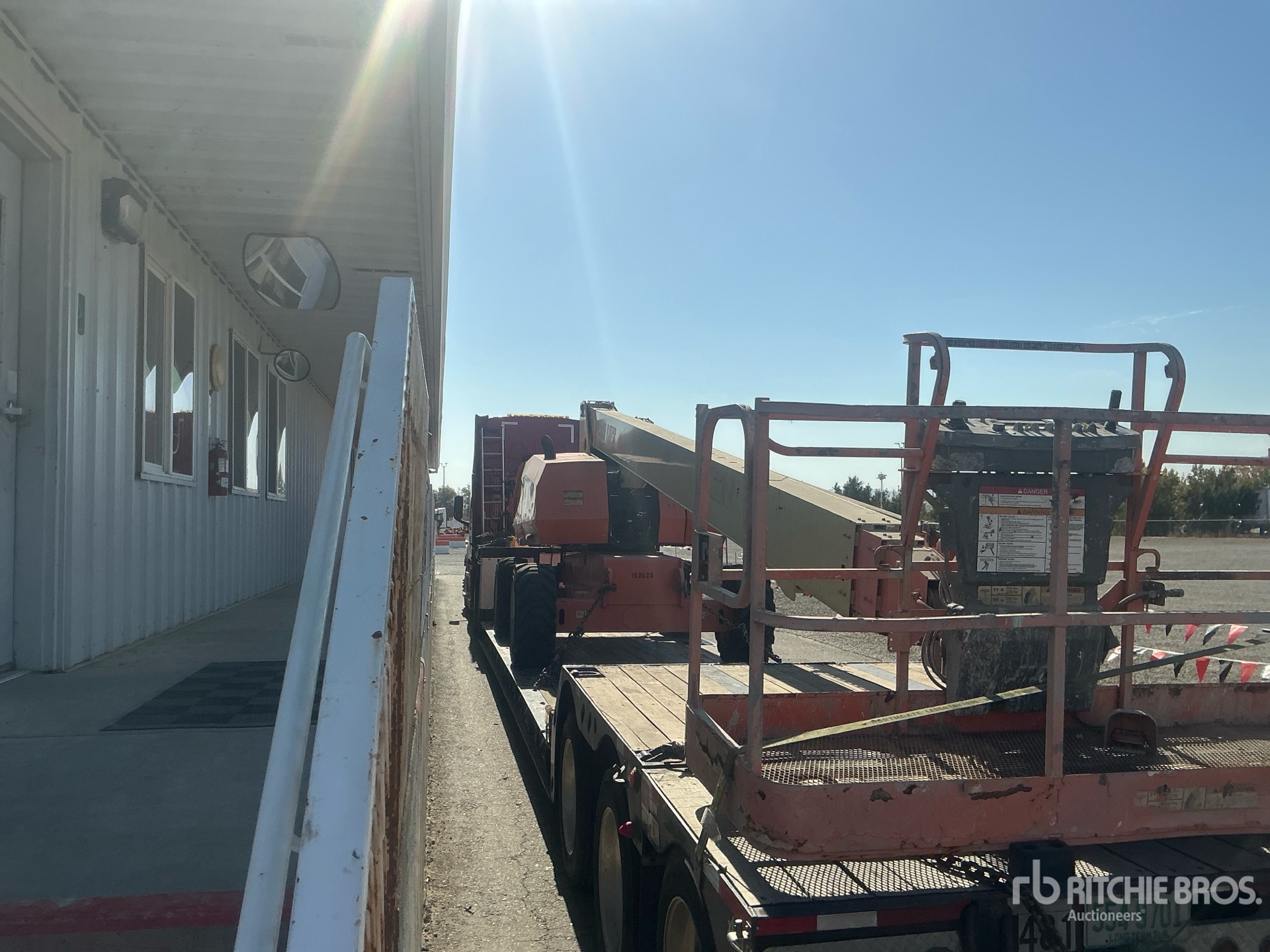 2015 JLG 800S