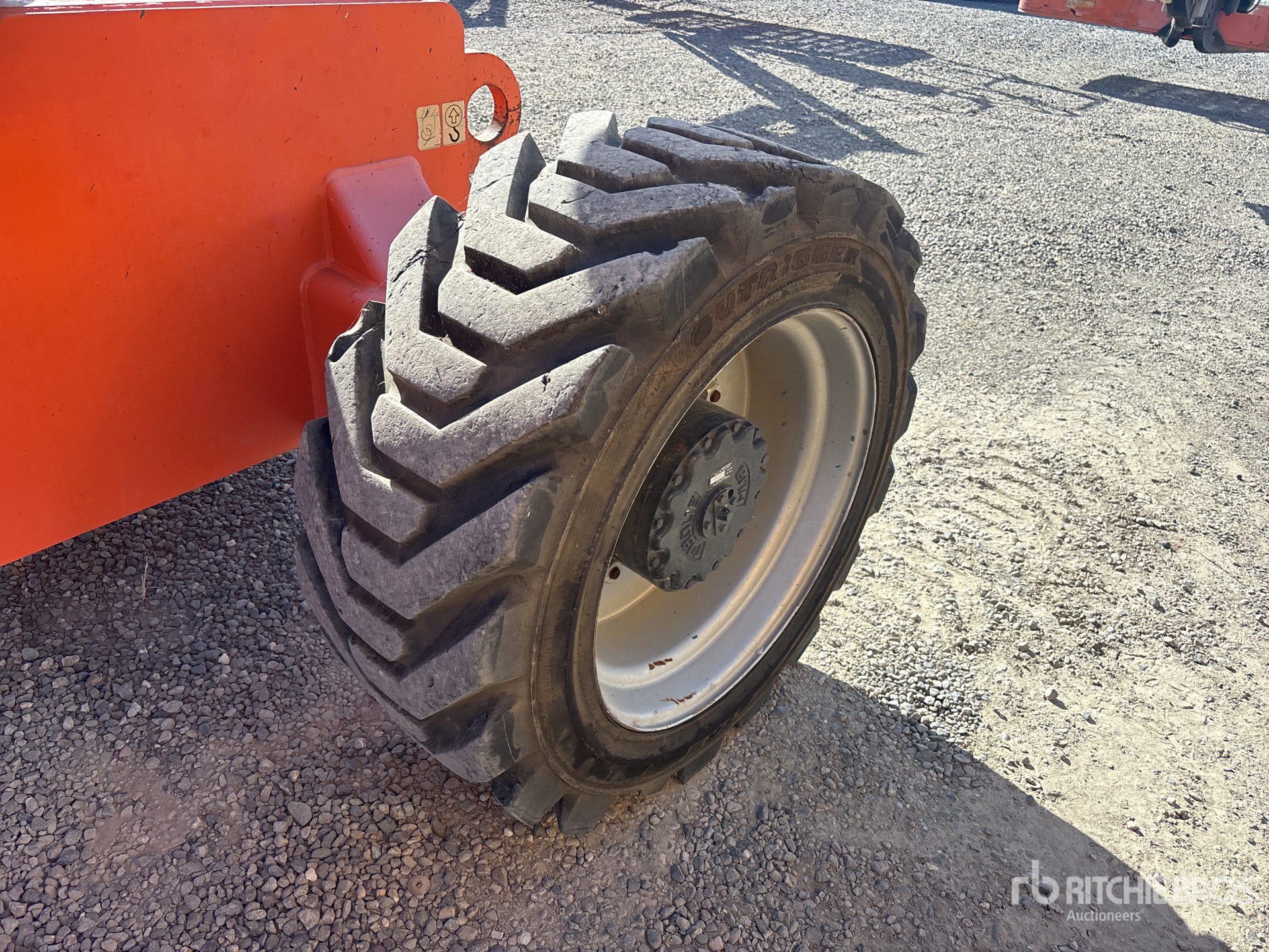 2015 JLG 800S
