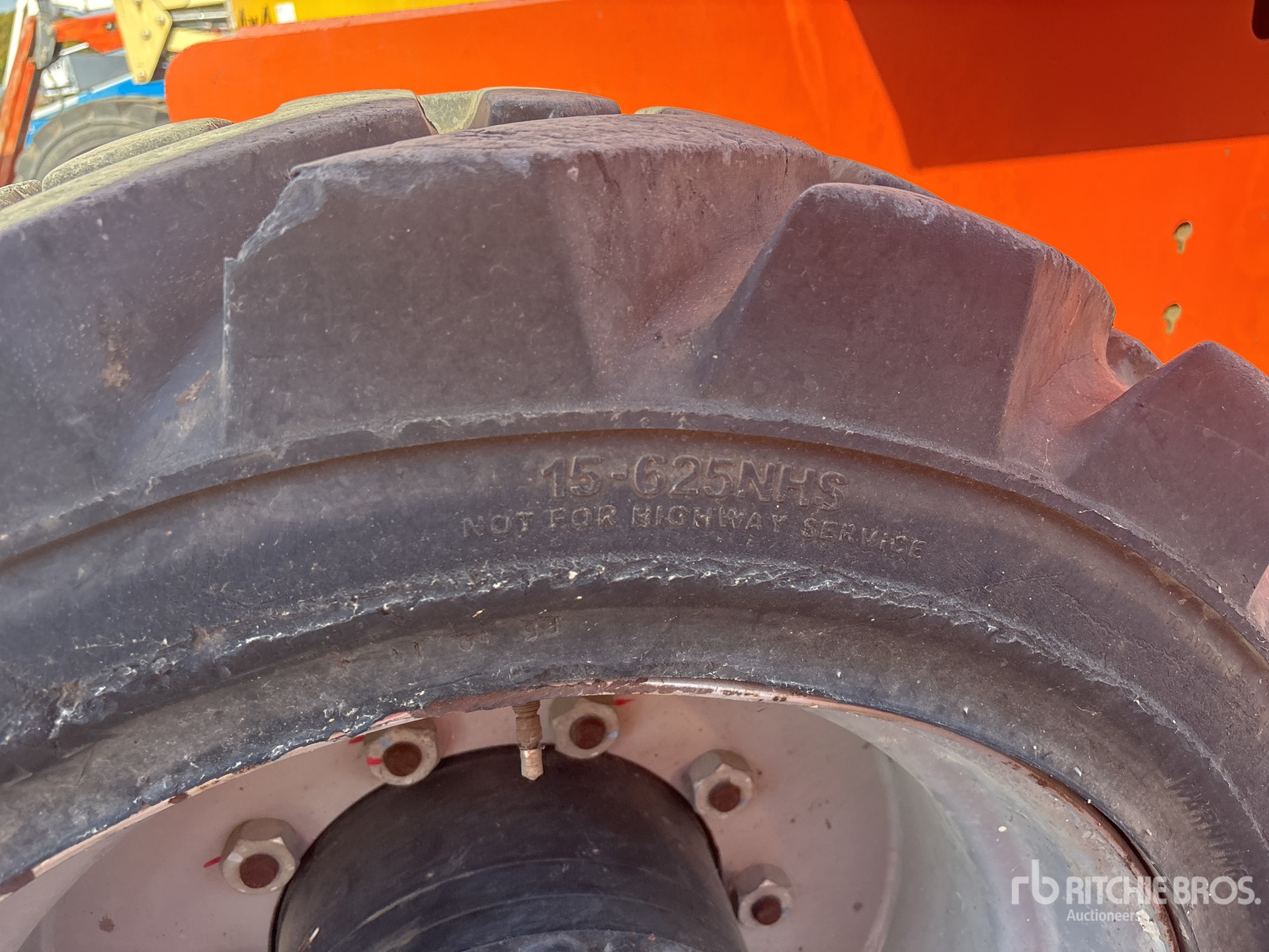 2015 JLG 800S