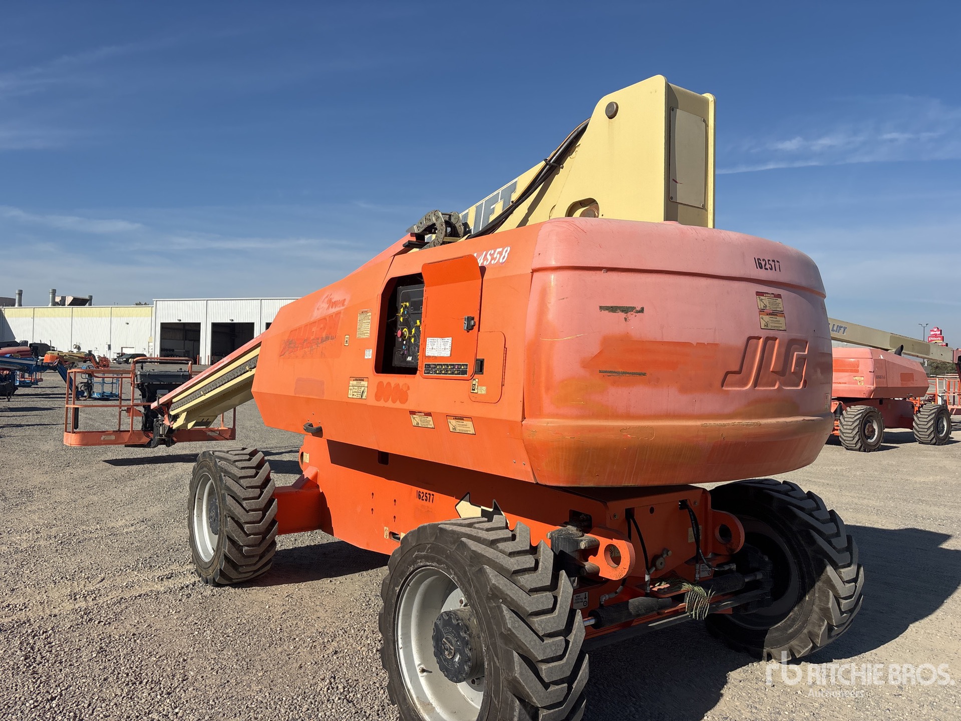 2015 JLG 800S