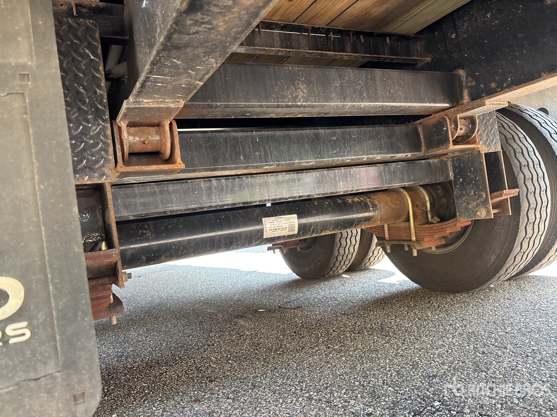 2024 Delco 14790 lb 40 ft T/A Gooseneck