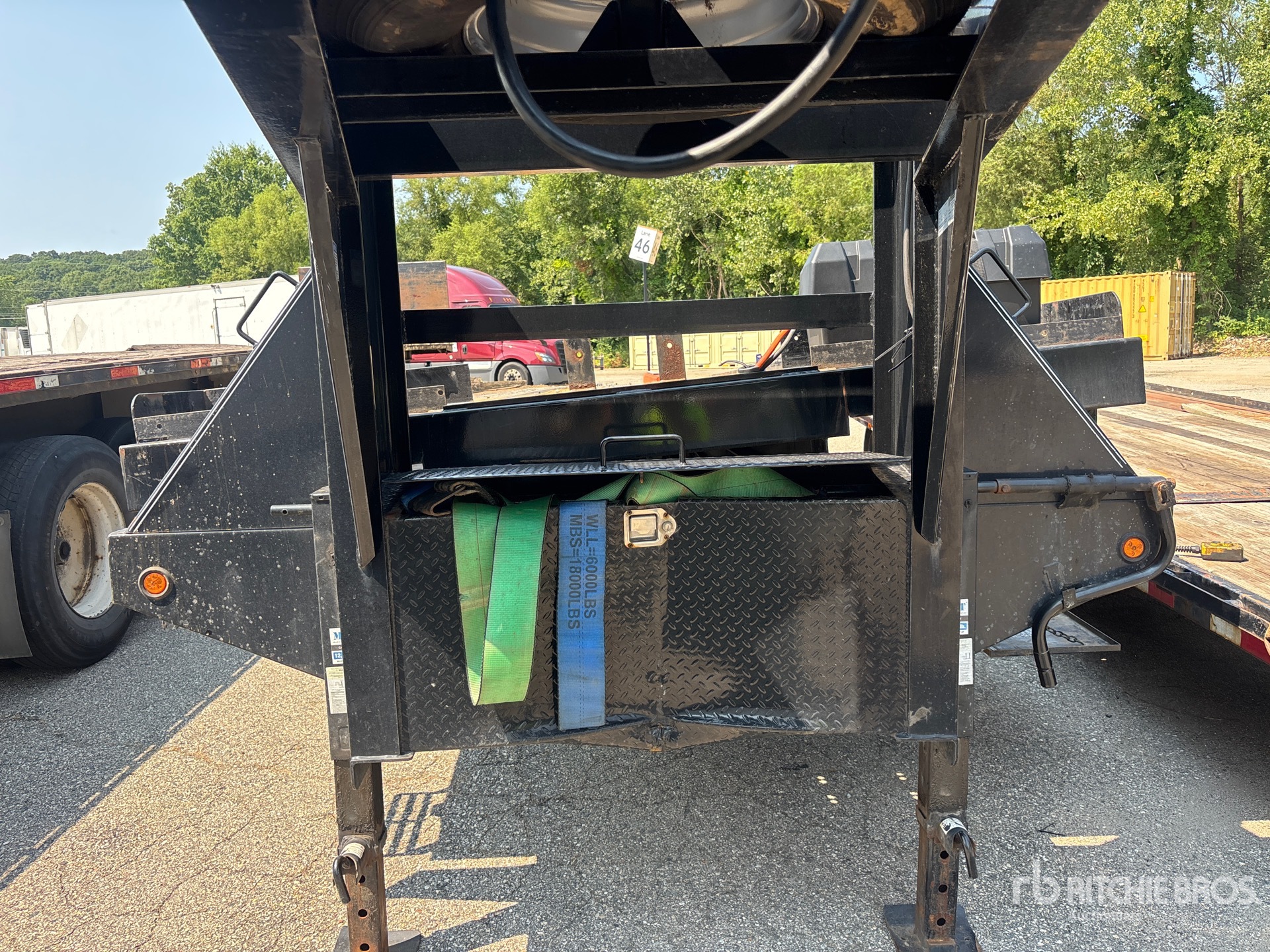 2024 Delco 14790 lb 40 ft T/A Gooseneck