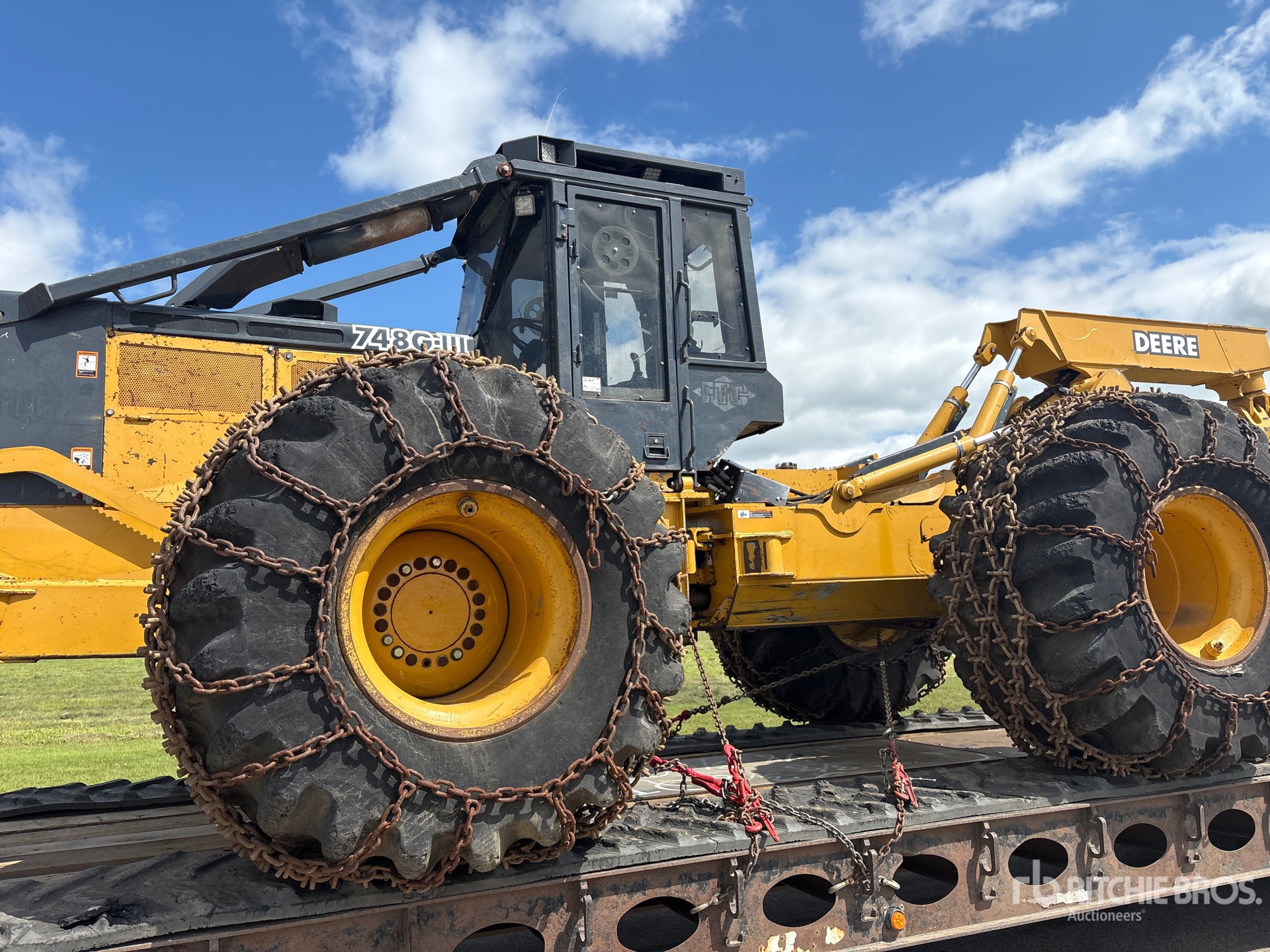 2005 John Deere 748G III