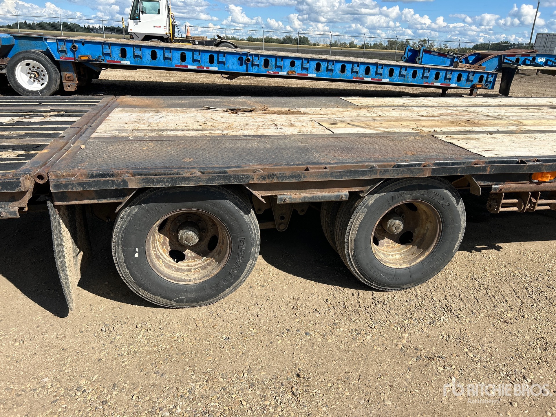 2018 Load Trail 15620 lb 32 ft T/A
