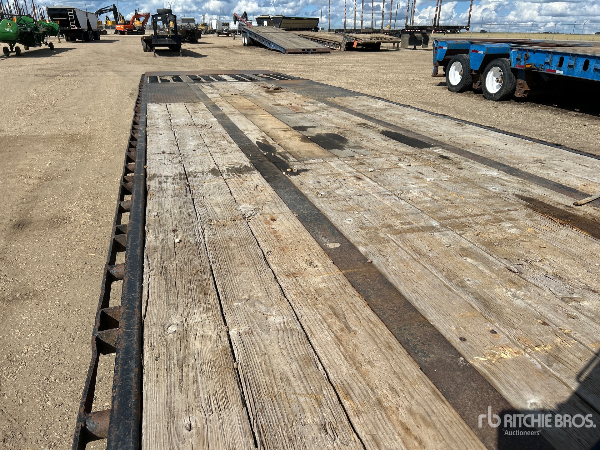 2018 Load Trail 15620 lb 32 ft T/A