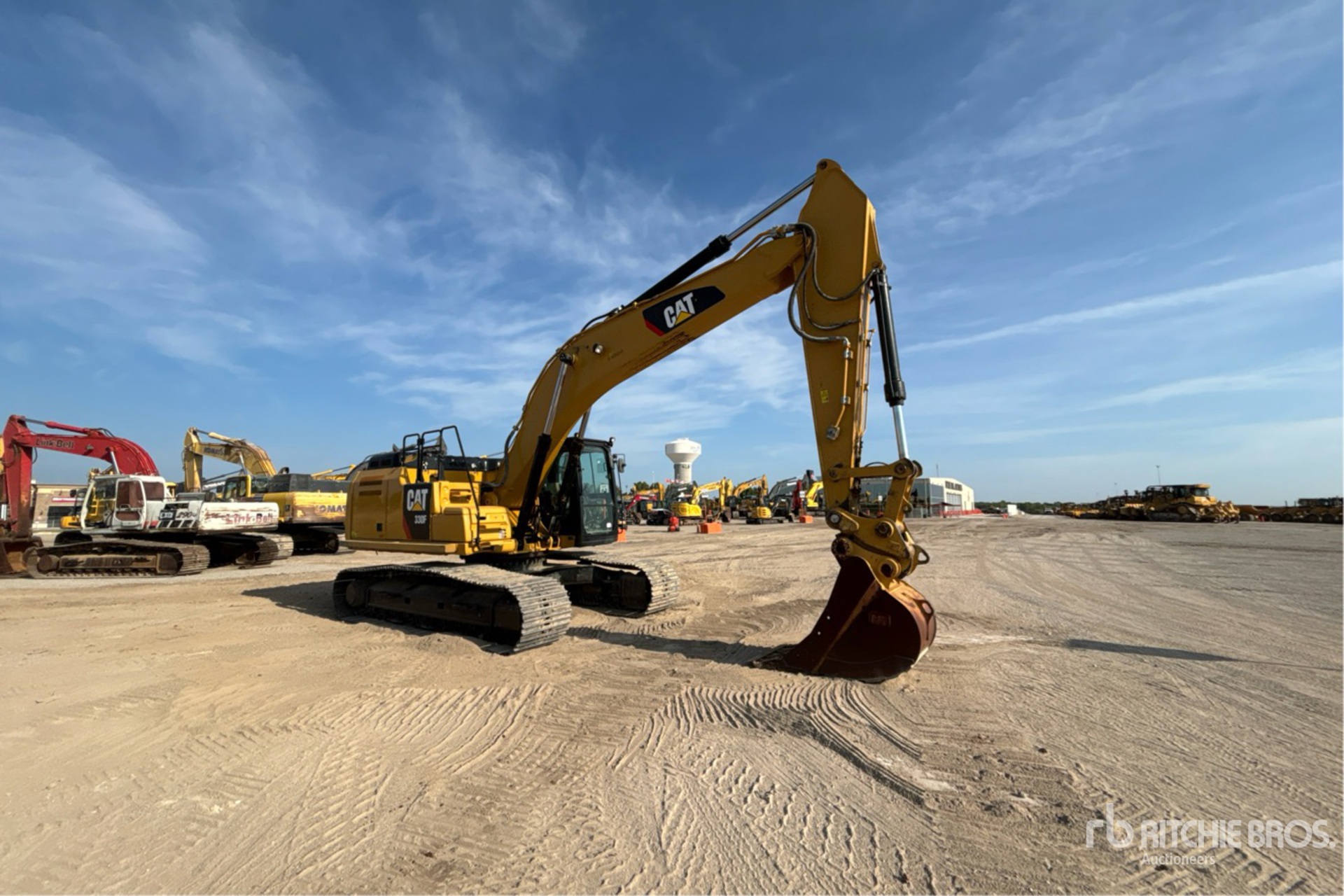 2019 Caterpillar 330F L