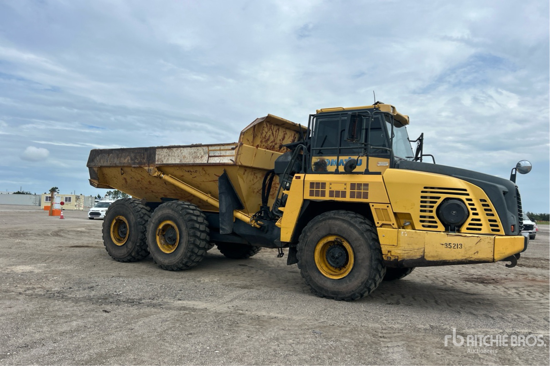 2015 Komatsu HM300-5