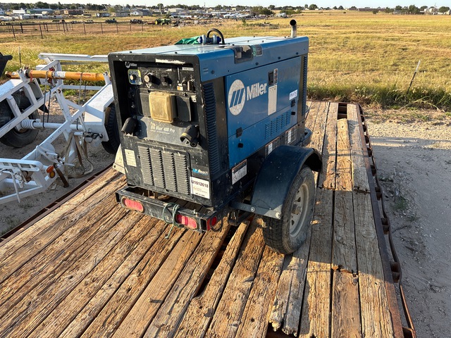 2017 Miller Big Blue 400 Pro 400 A Mobile Multi-Process Engine Driven Welder