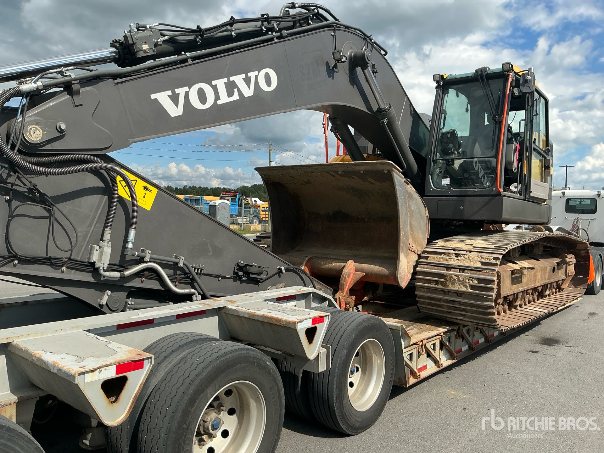2022 Volvo ECR355EL