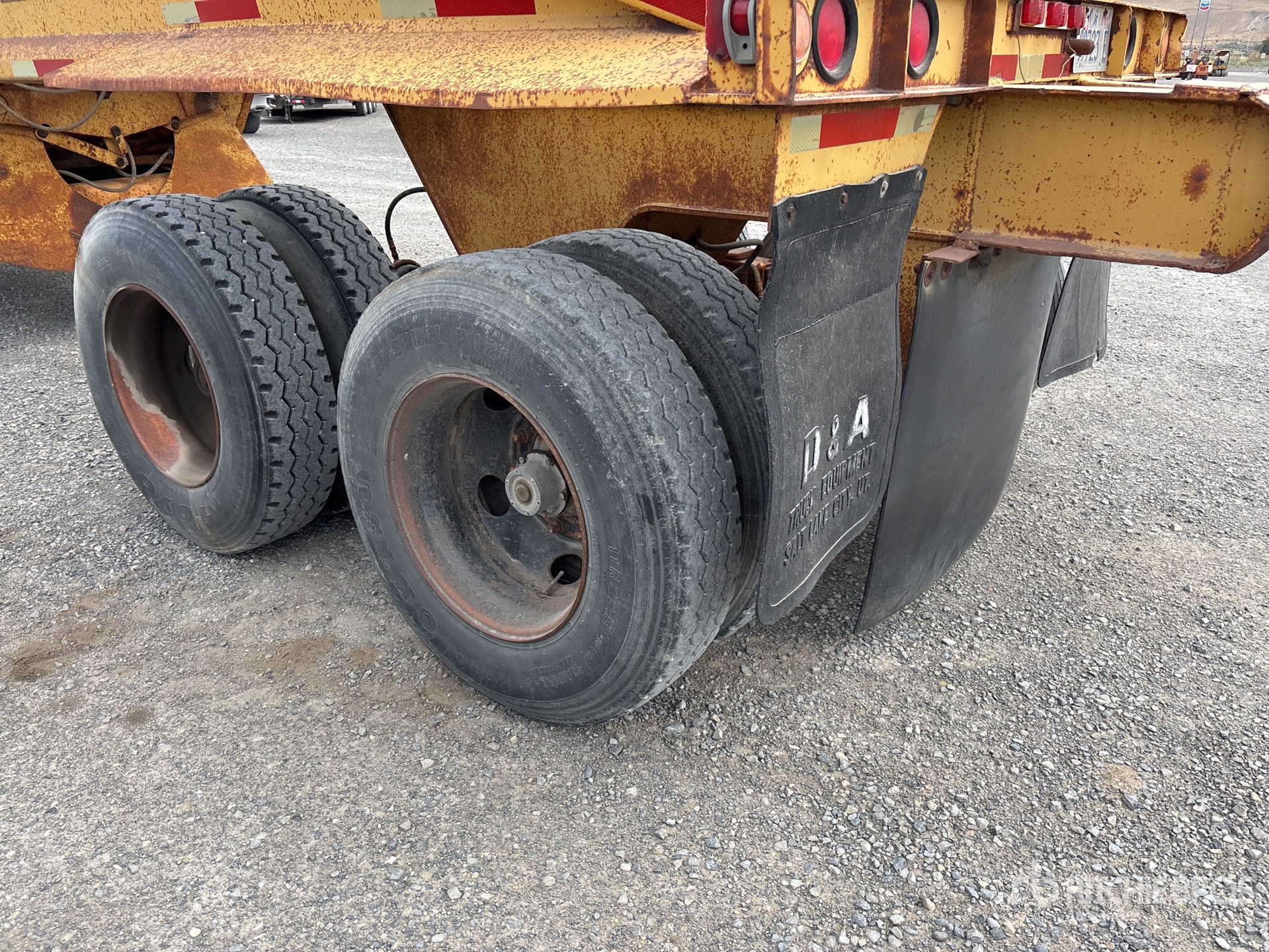 1974 Load King 35 ft T/A
