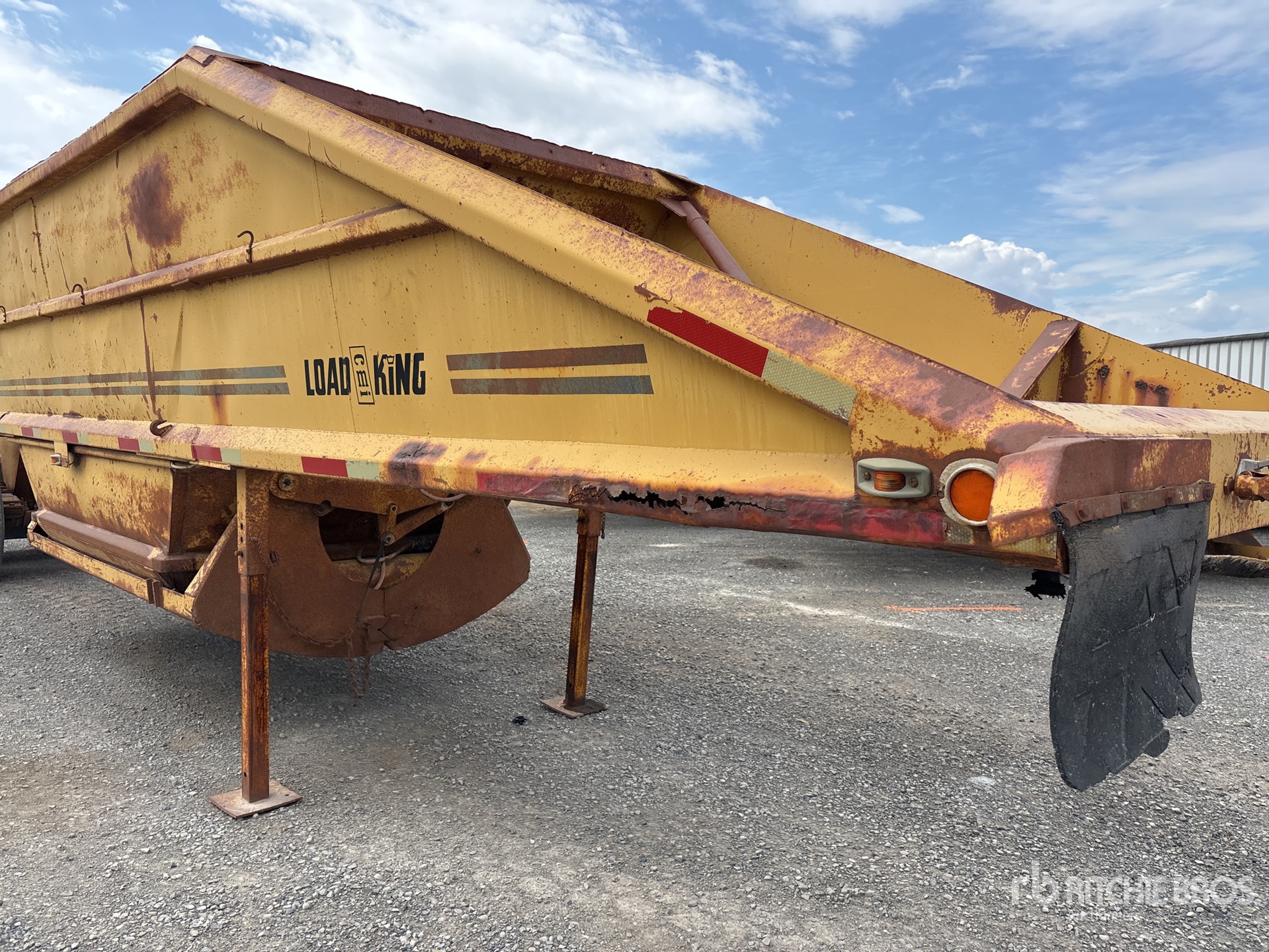 1974 Load King 35 ft T/A