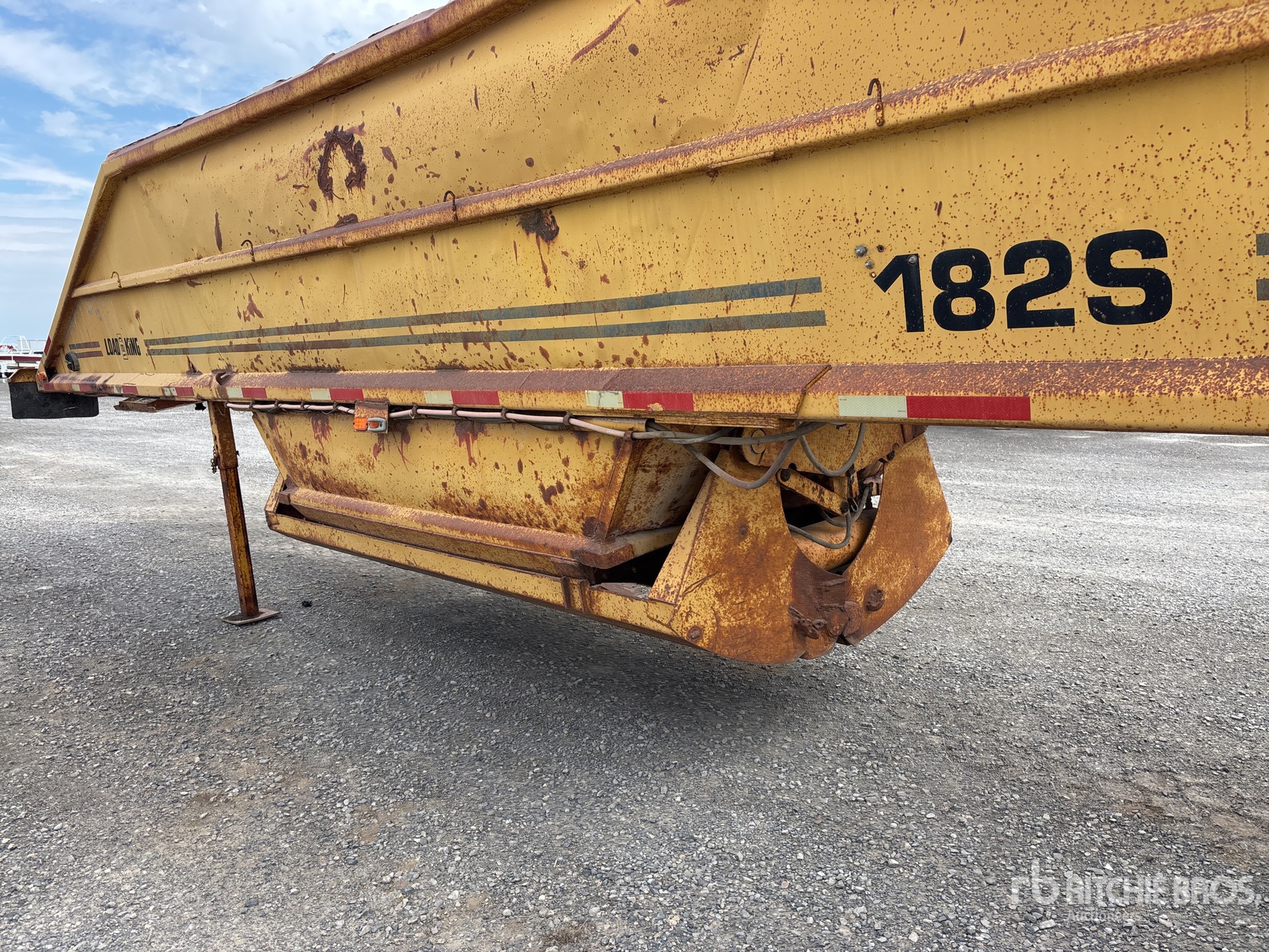 1974 Load King 35 ft T/A