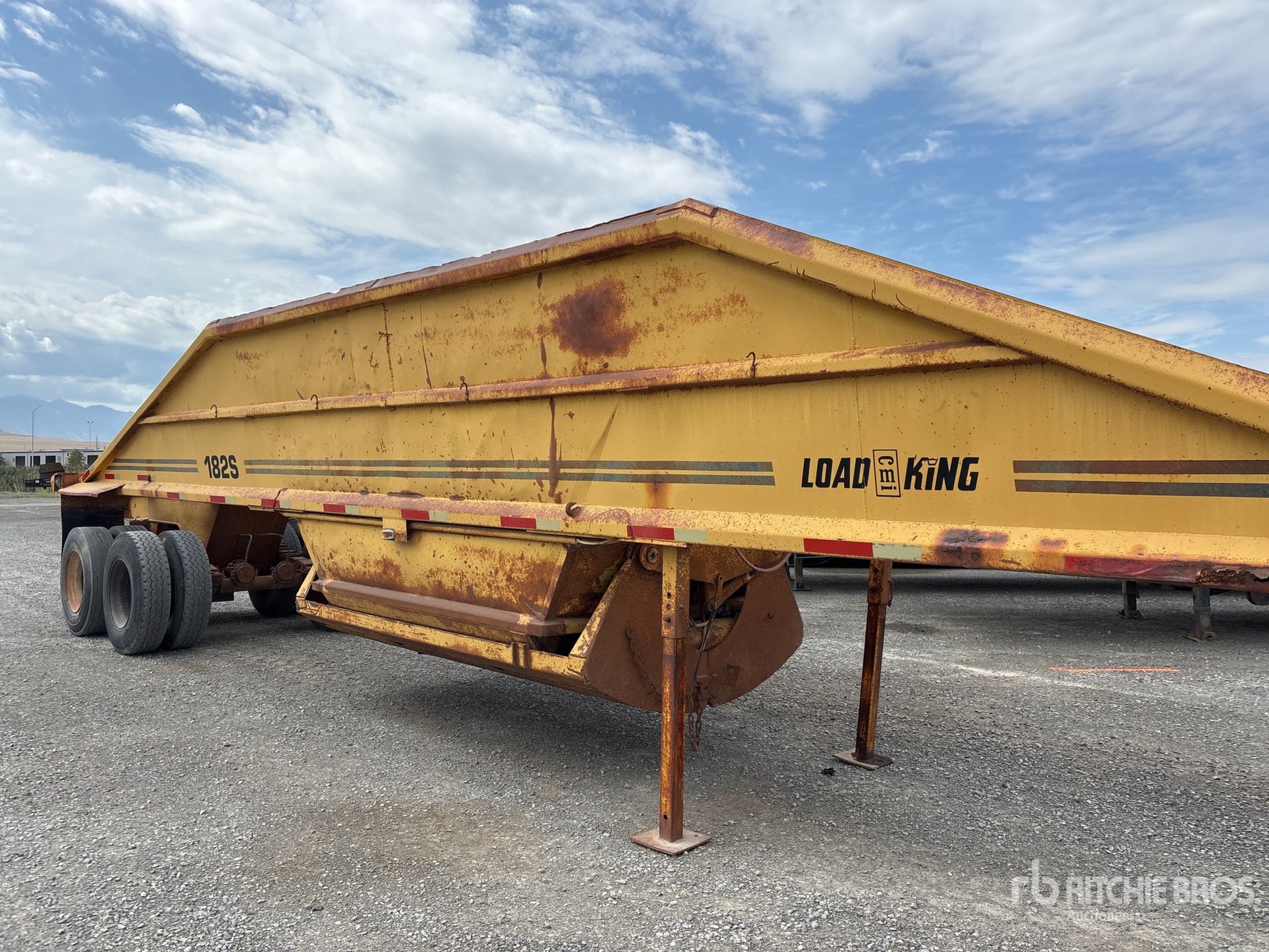 1974 Load King 35 ft T/A