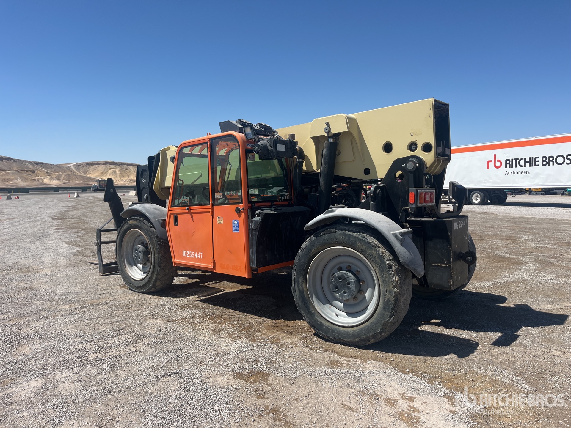 2014 JLG G10-55A