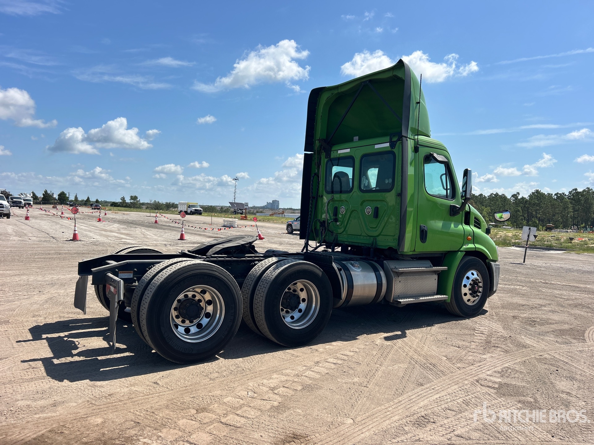 2019 Freightliner CASCADIA 113
