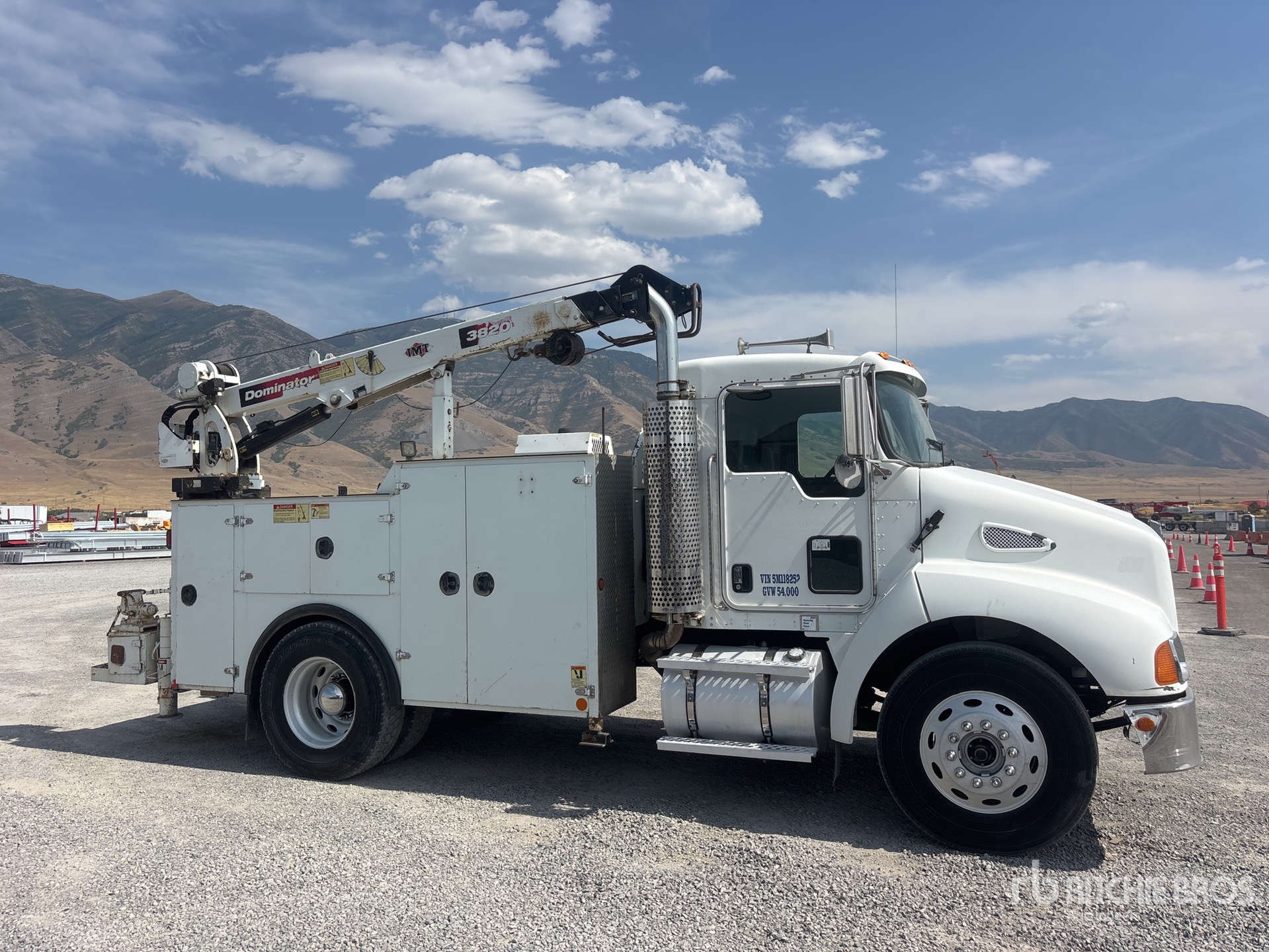 2005 Kenworth T300