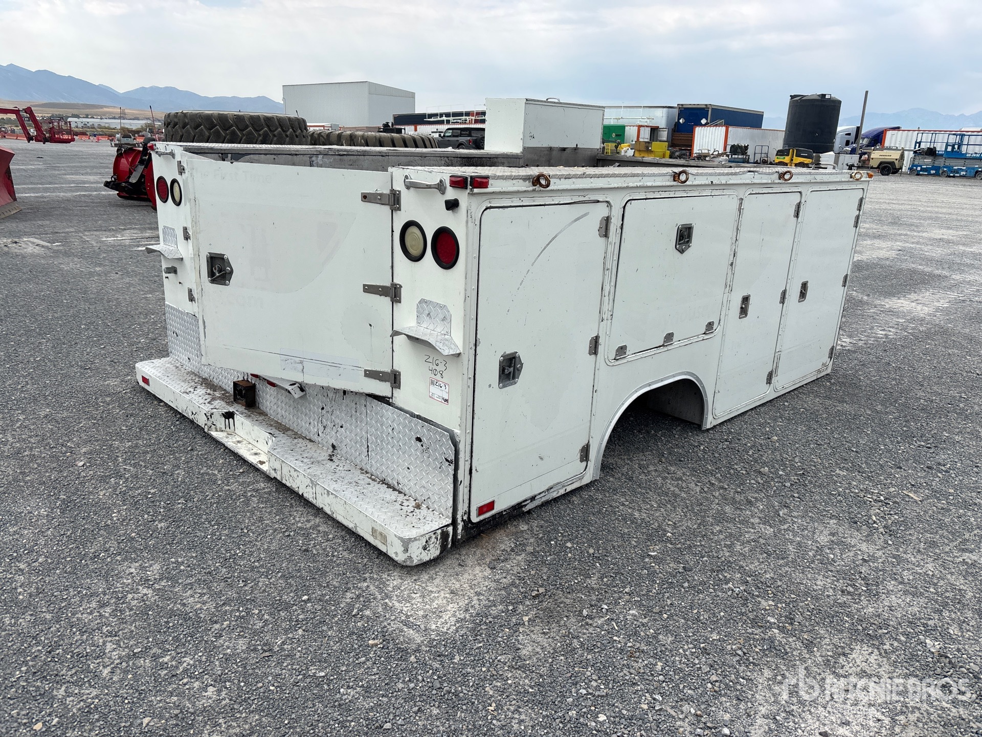 General Appearance with Picture, Right Rear Corner