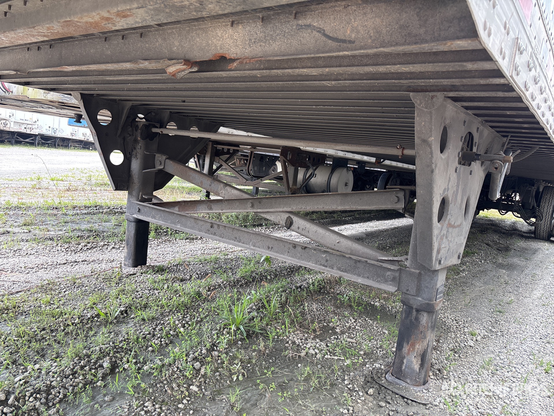 2014 Utility 53 ft x 102 in
