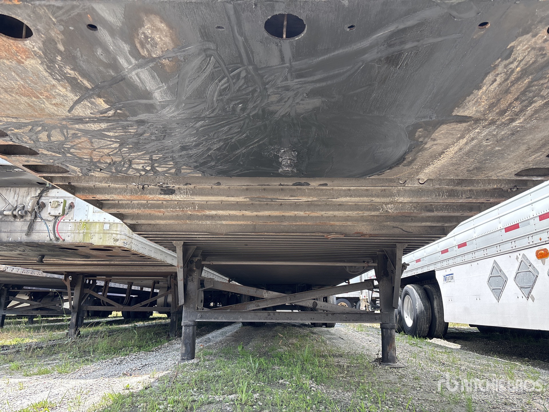 2014 Utility 53 ft x 102 in