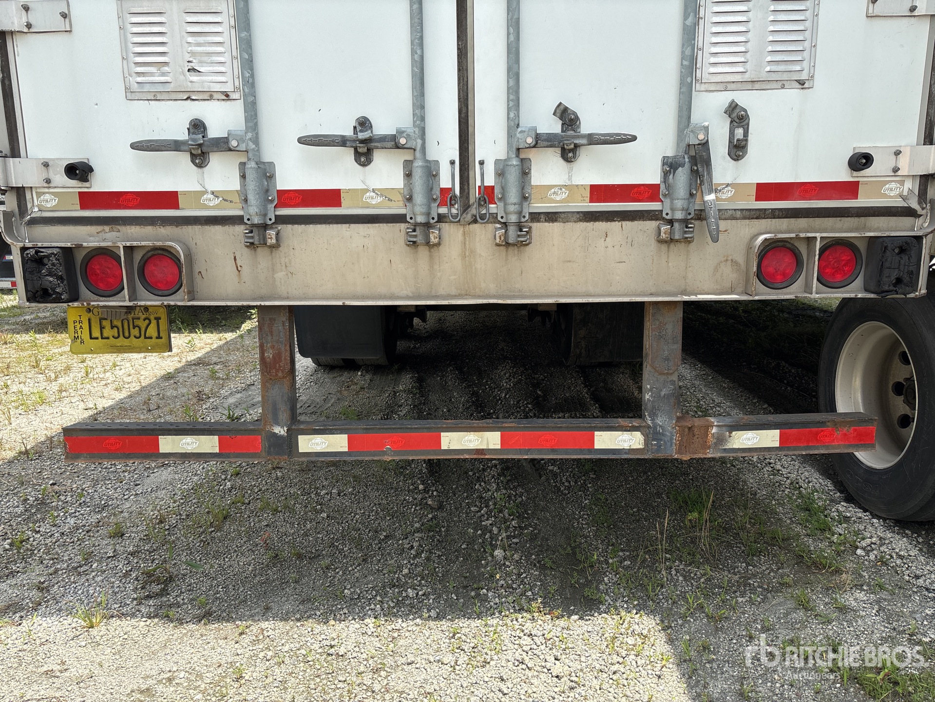 2014 Utility 53 ft x 102 in